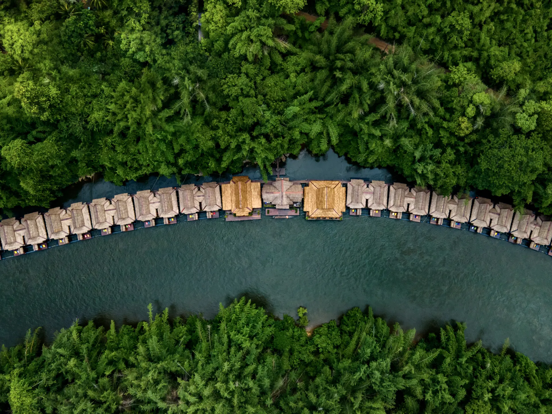 99Floathouse Kanchanaburi Hotel