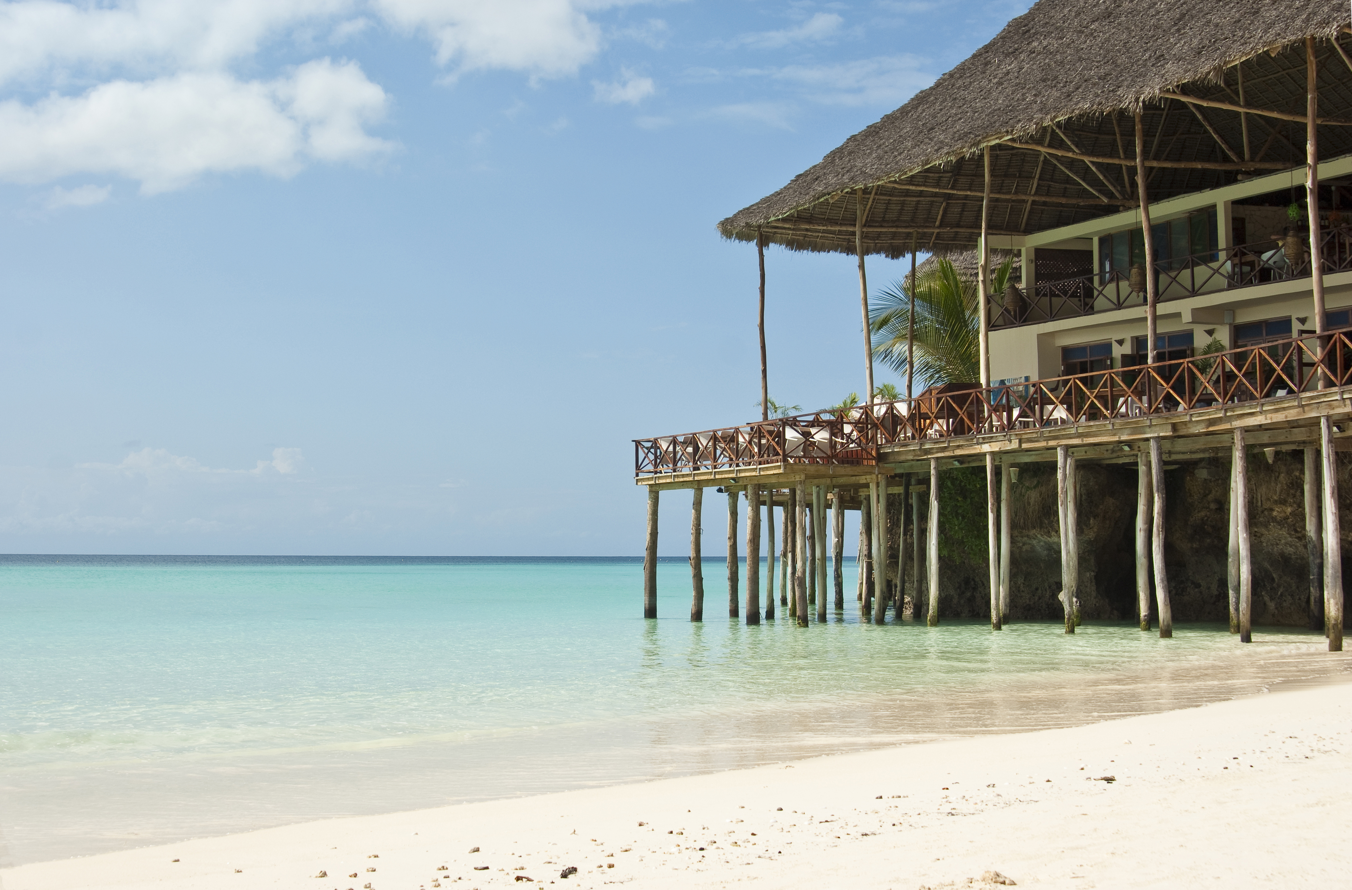 Nungwe Beach Restaurant I Vandkanten