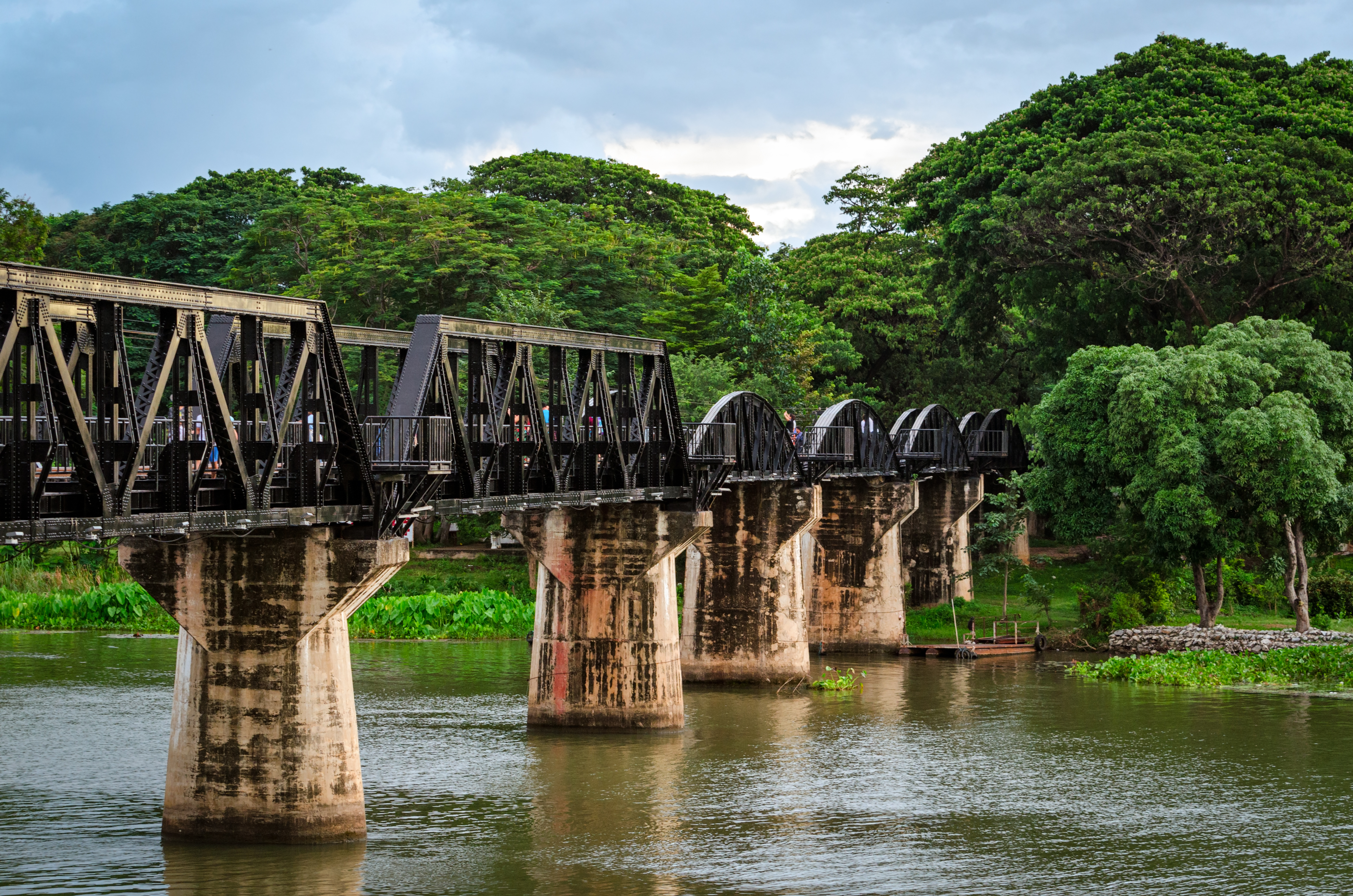 shutterstock_366913949 Kanchanaburi (Thailand), The Bridge on the River Kwai.jpg