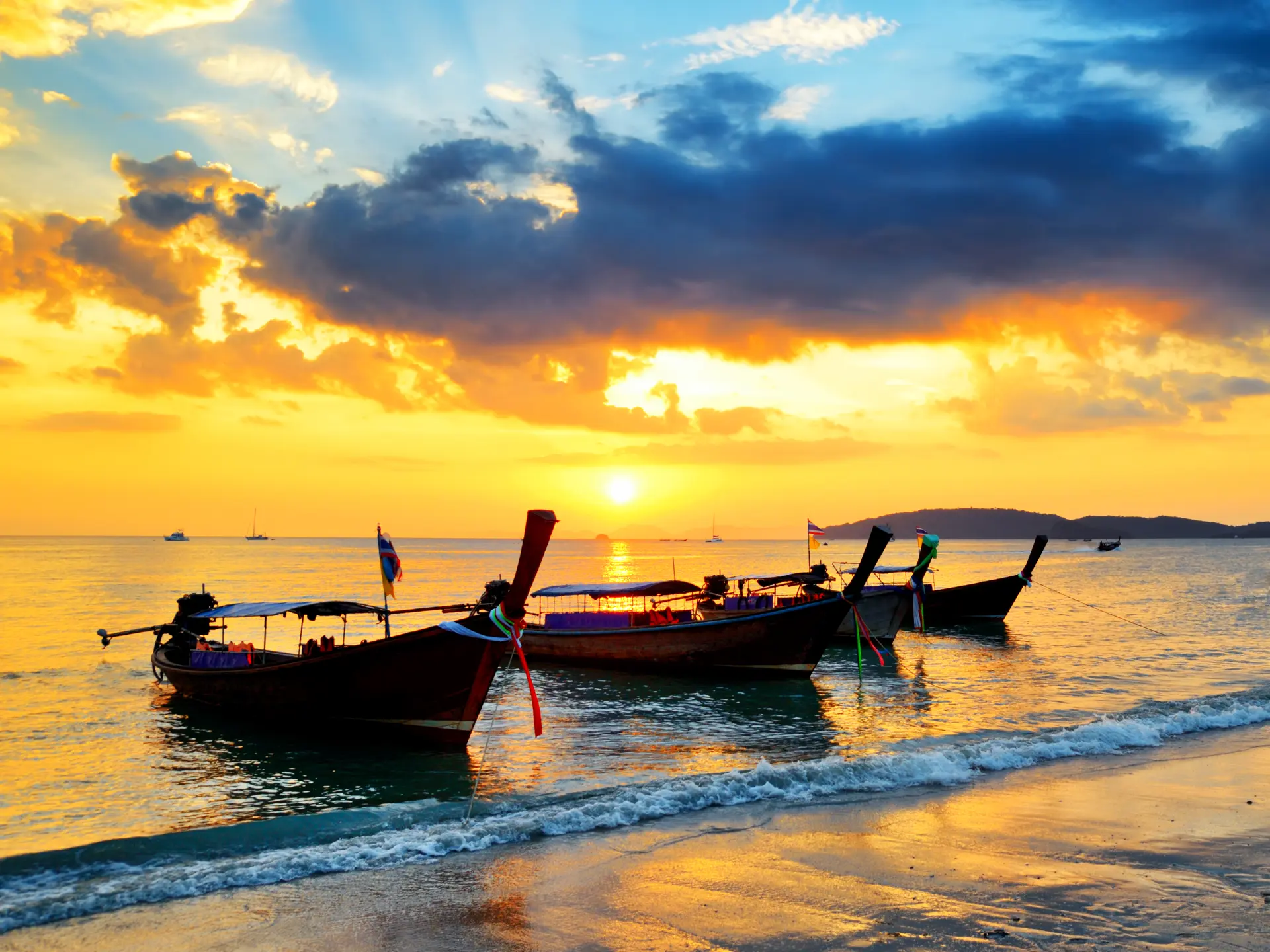 Krabi_Solnedgang over Ao Nang_128638358.jpg