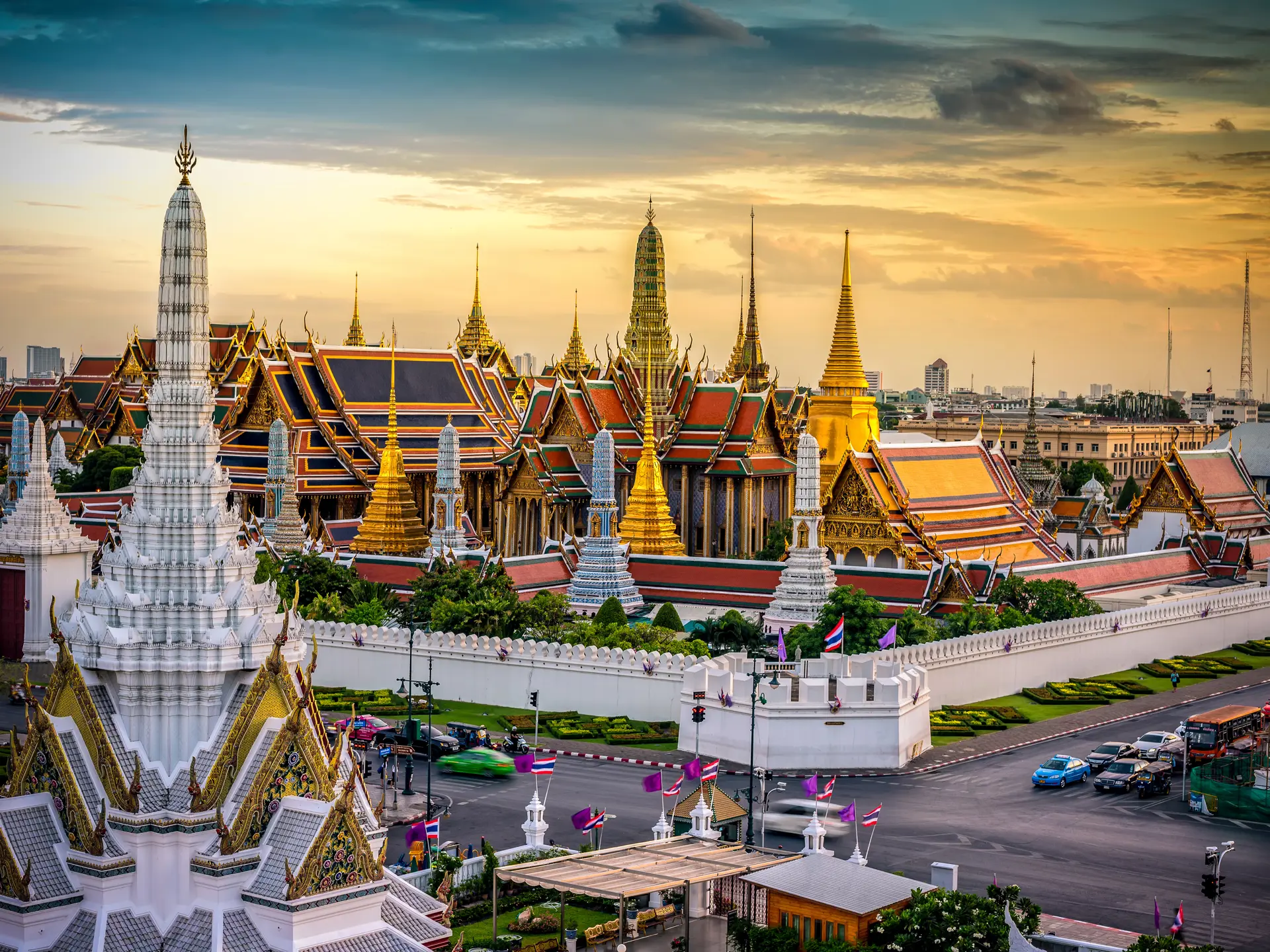 shutterstock_299388287 Grand palace and Wat phra keaw at sunset bangkok, Thailand.jpg