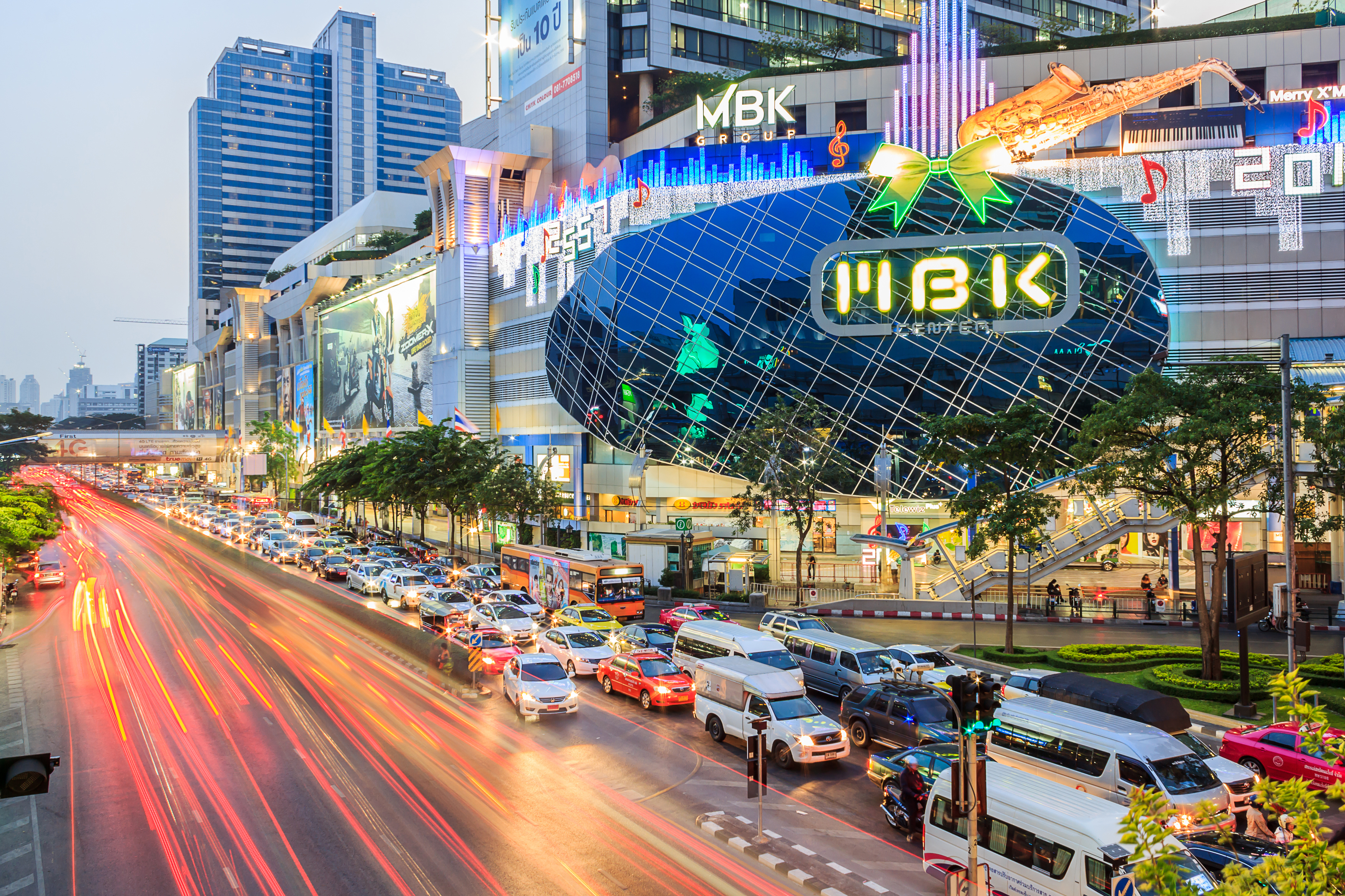 Bangkok - MBK's shopping mall at dusk.jpg