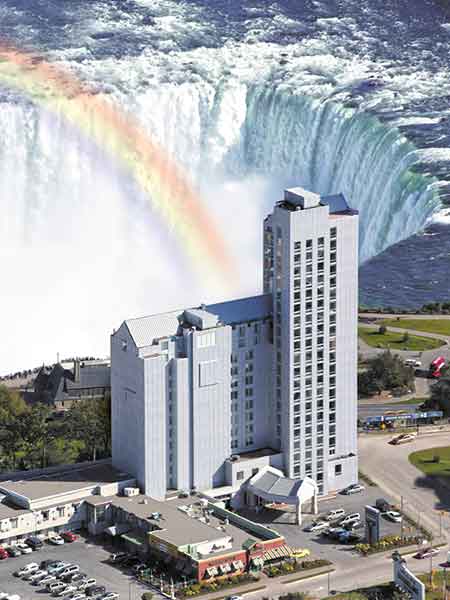 lg-oakes-hotel-niagara-falls-exterior-1.jpg