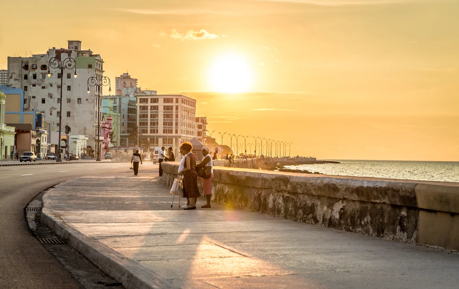 Shutterstock 325008767 El Malecon Sunset