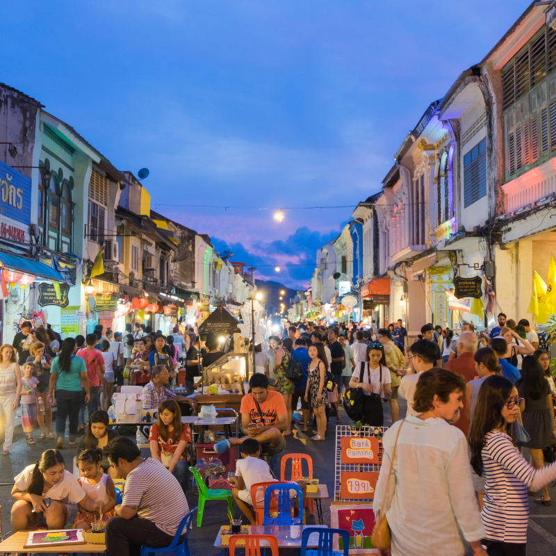 Hyggeligt Gadeliv I Phuket Old Town Thailand