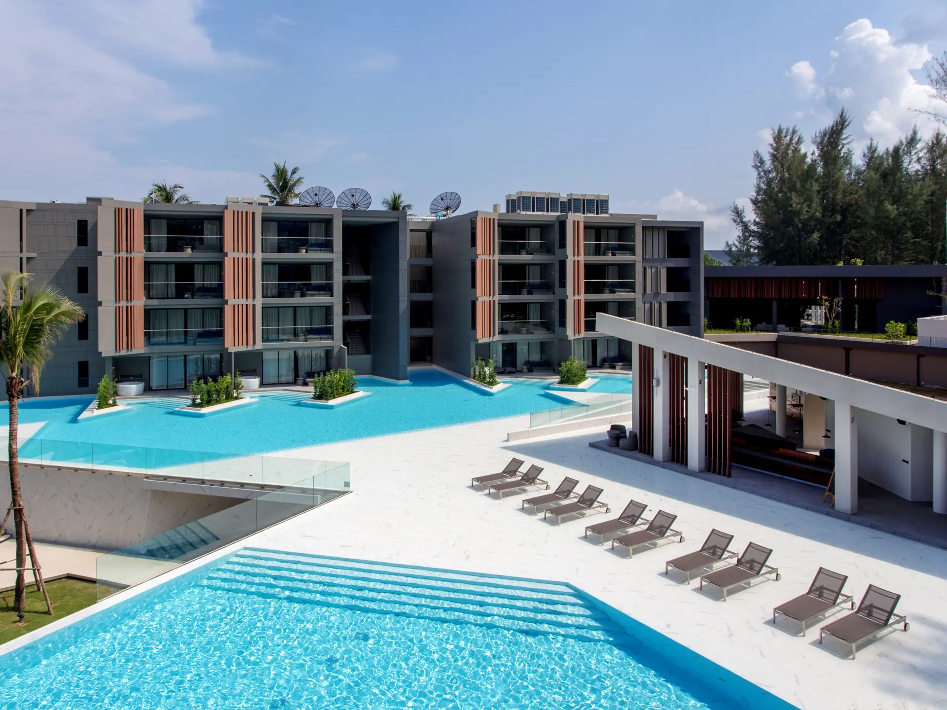Hotel_Outdoor_012.jpg