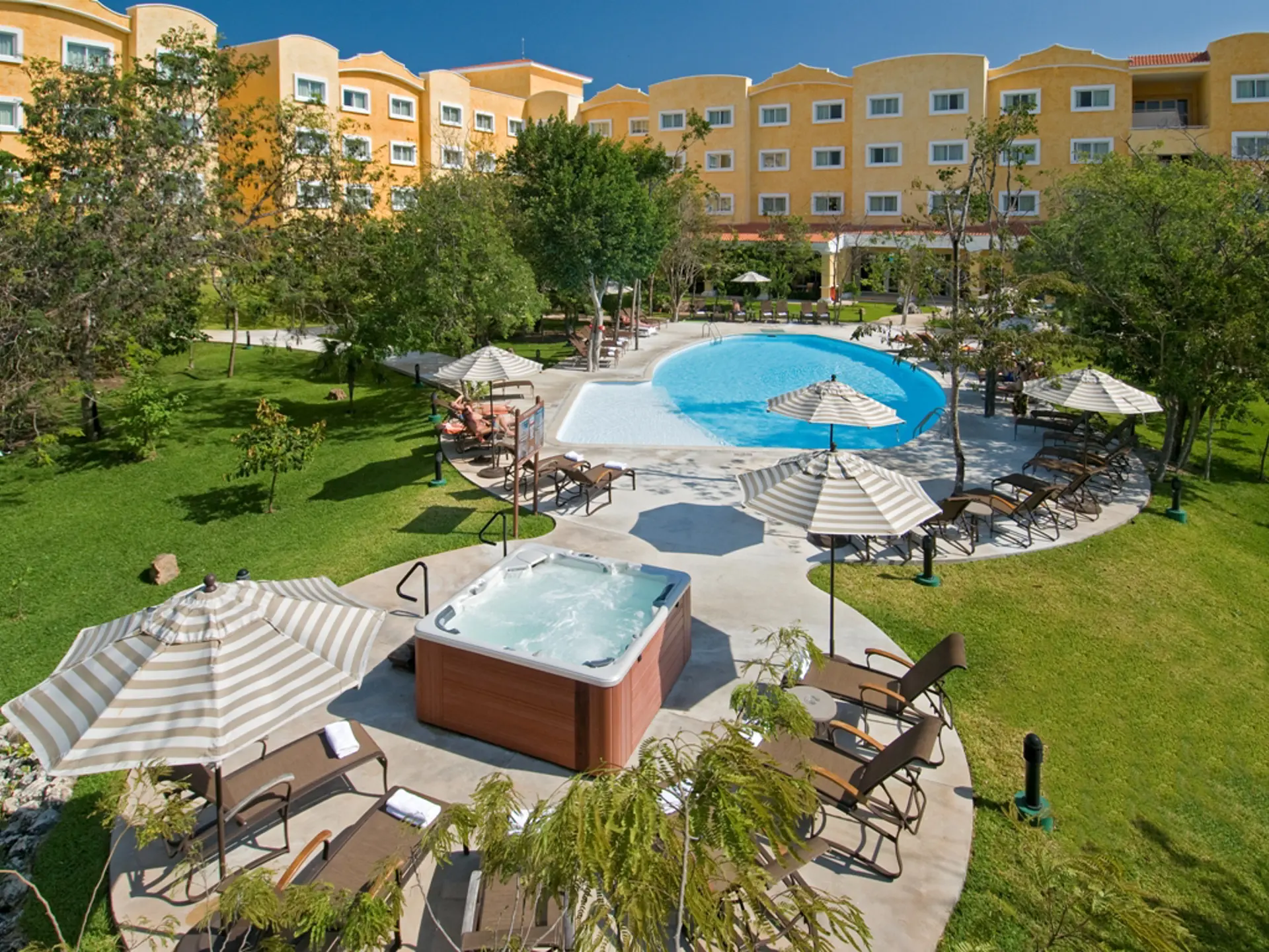 Exterior pools.JPG