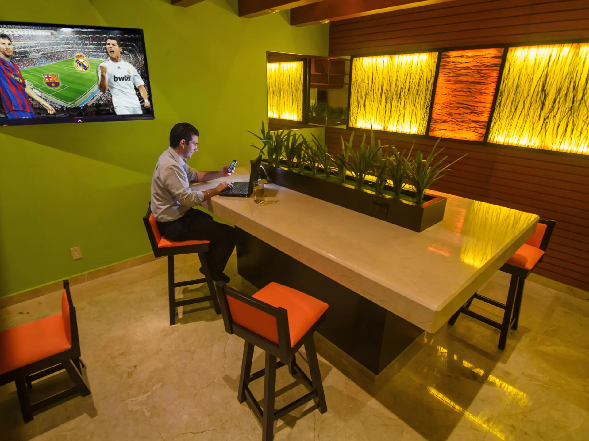 Lobby Bar 3.jpg