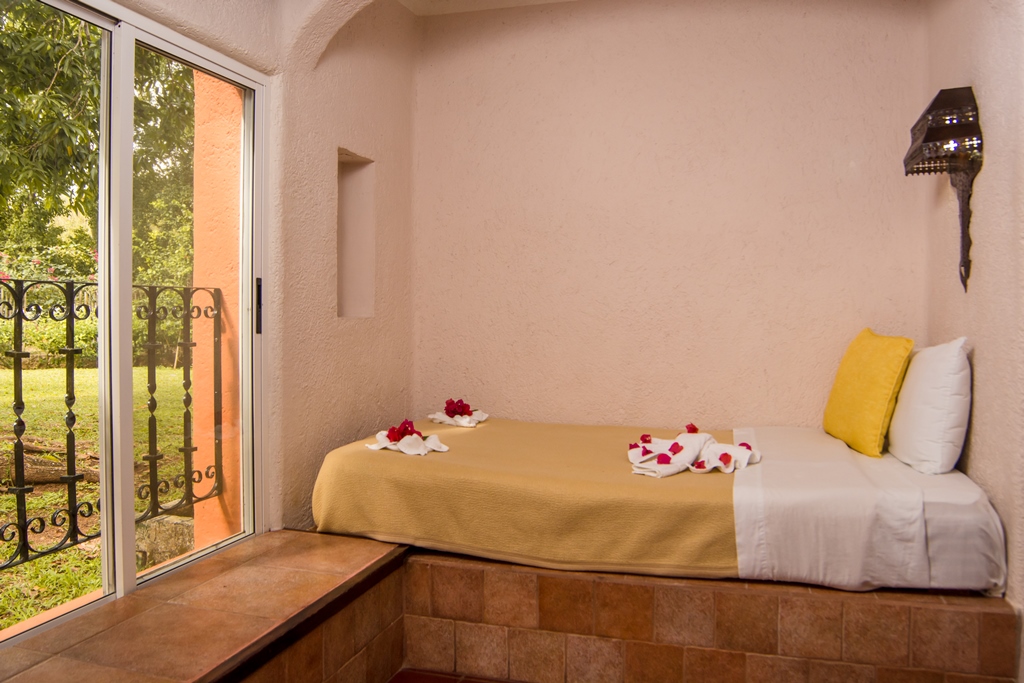 Villas Arqueologicas Chichen Itza 03.jpg