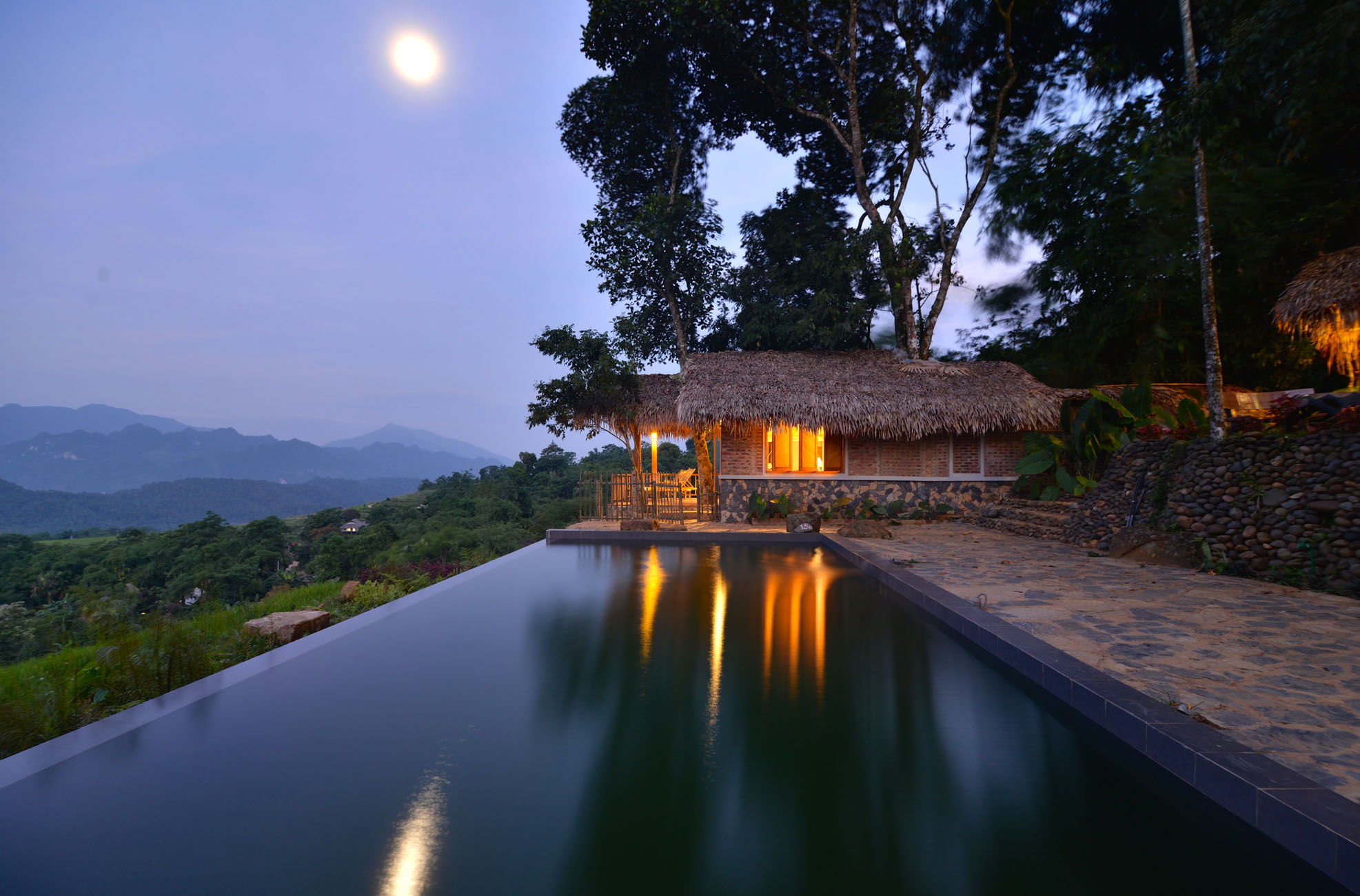 Puluong_retreat_Vietnam_pool2.jpg