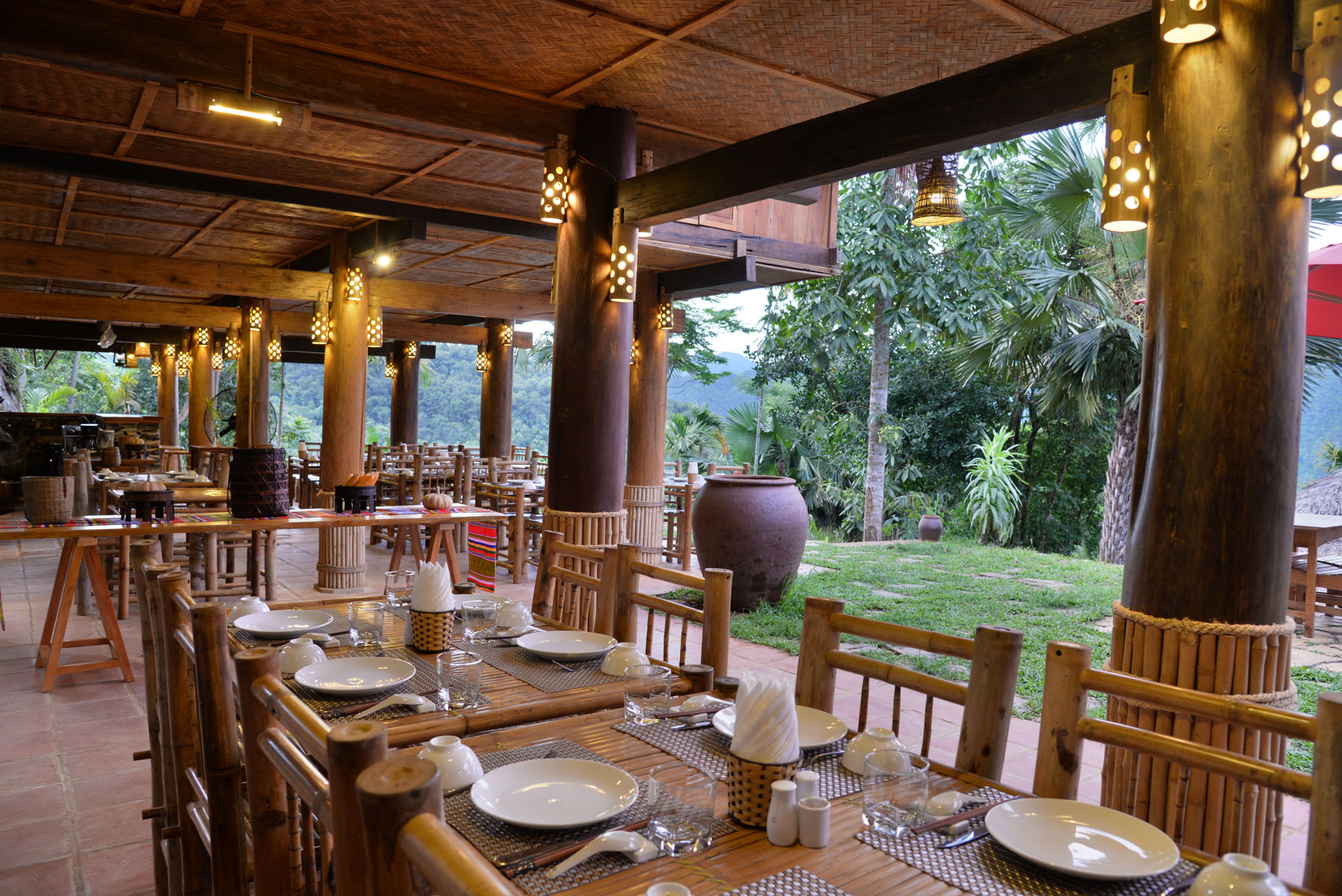 Puluong_retreat_Vietnam_restaurant3.jpg