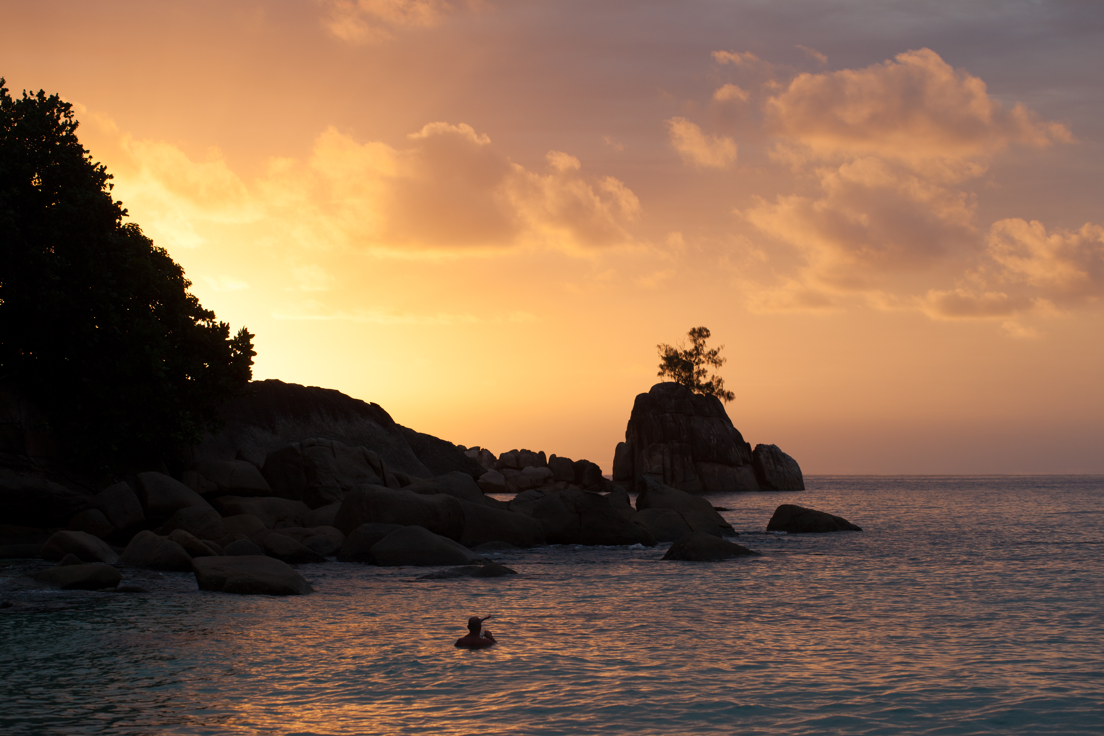 Anse soleil beachcomber-Sunset.jpg