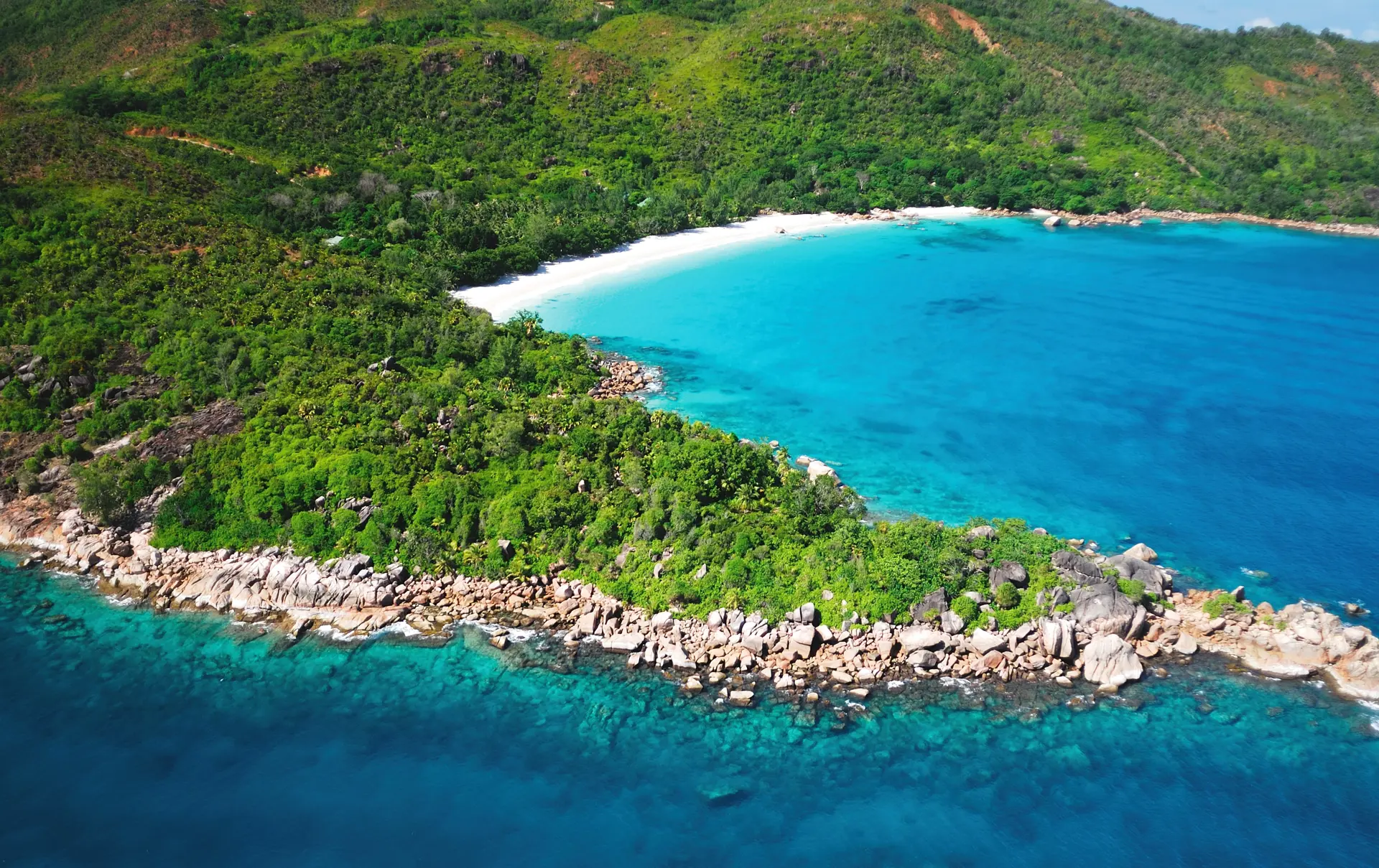 390_IMG12 Bay Of Anse Lazio_3872x2592.jpg