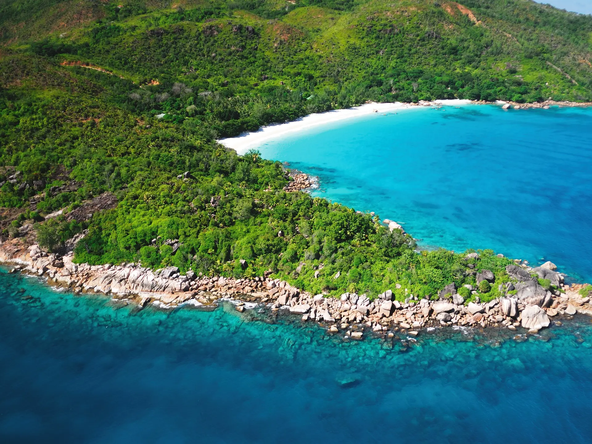 390_IMG12 Bay Of Anse Lazio_3872x2592.jpg
