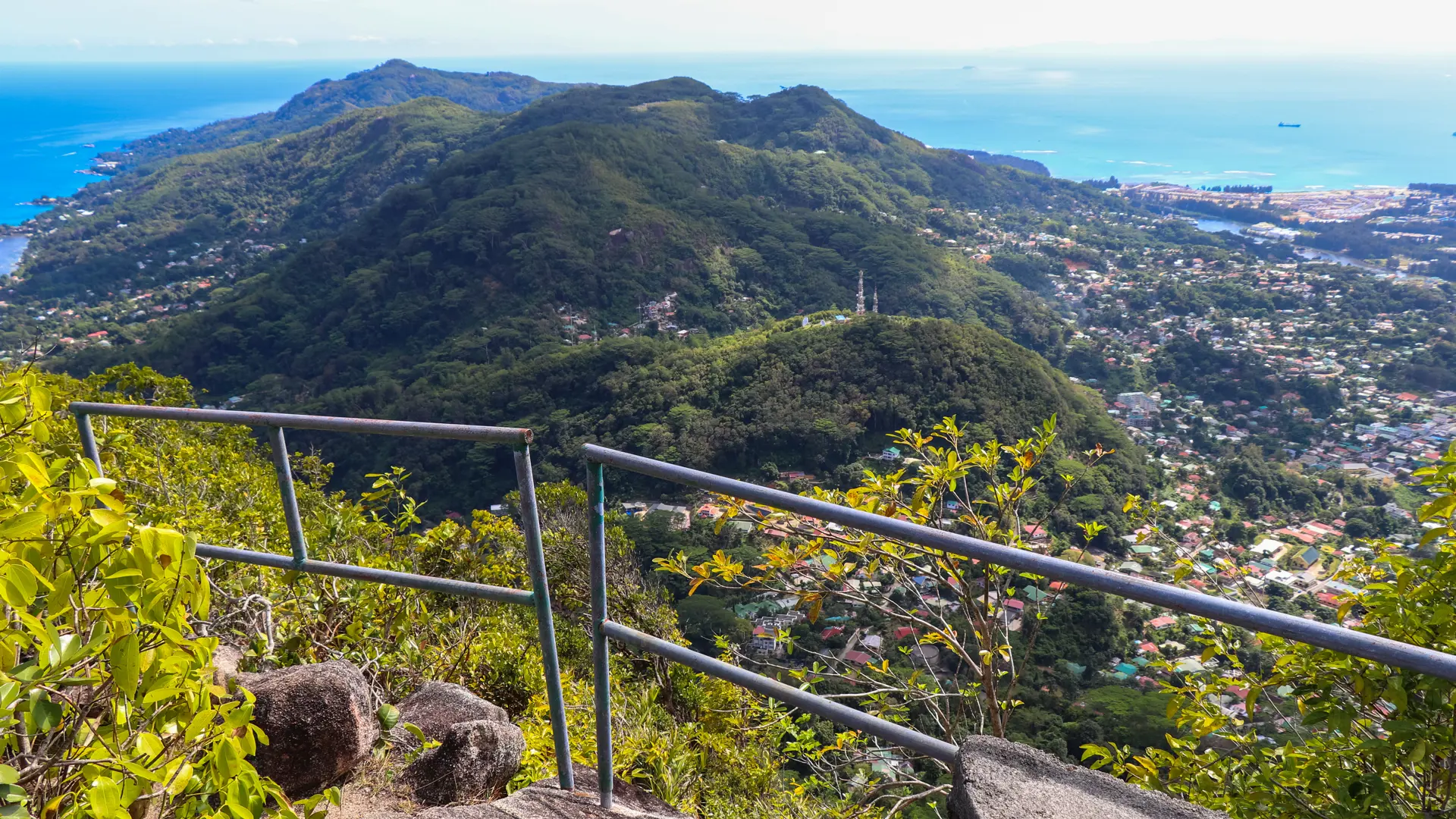 shutterstock_741785002 View of Victoria City. Seychelles nature. Mahe island. Dans Gallas trai.jpg