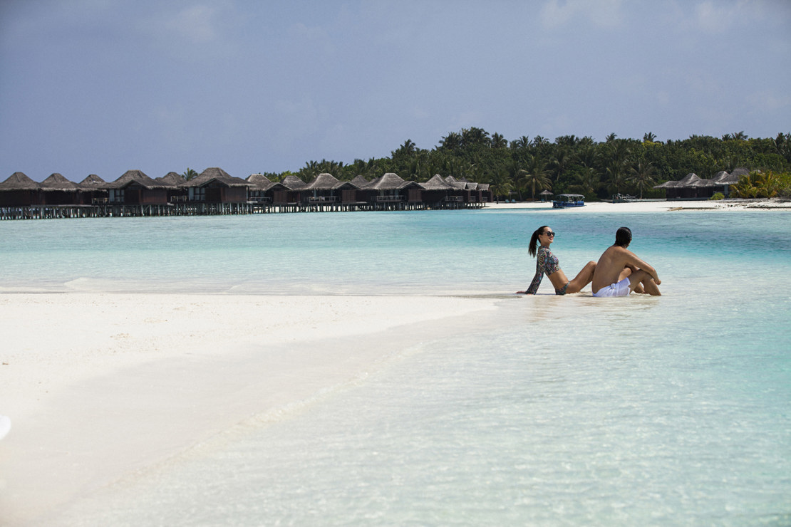 81455041-H1-AVEL_Island_Couple_03_G_A_H.jpg