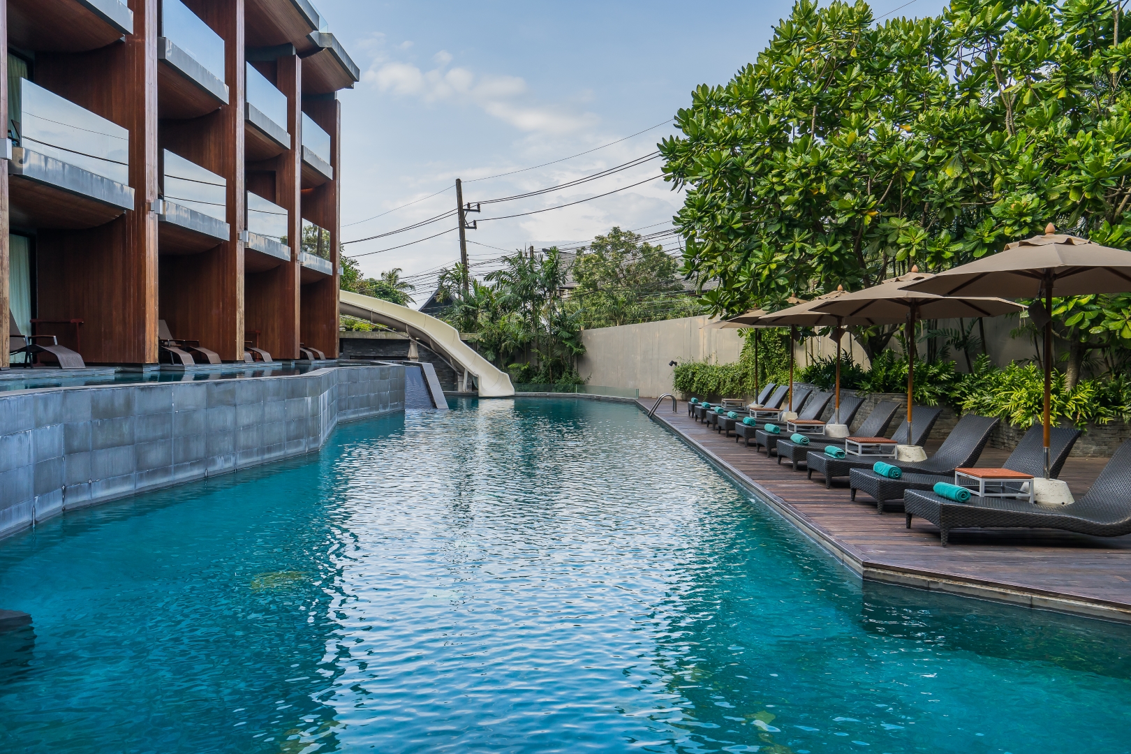 Swimming Pool With Slide (1)