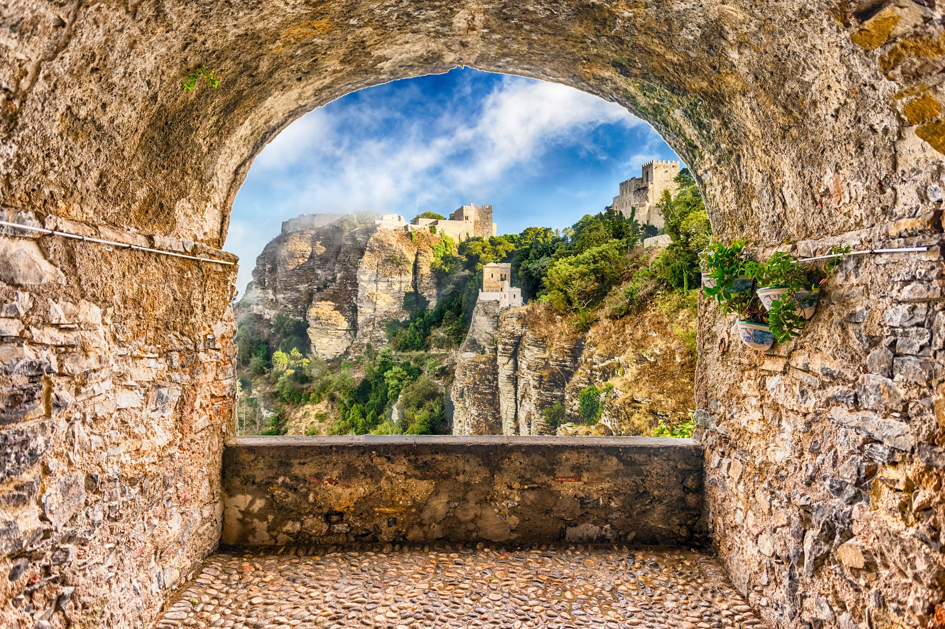 Erice Sicilien Shutterstock 2552907377