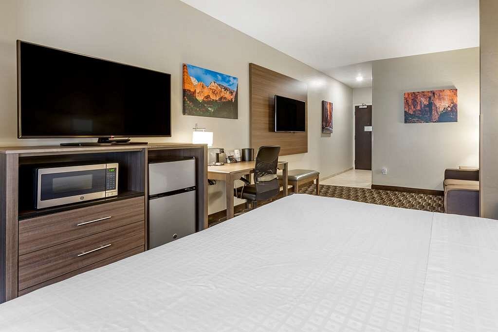 Best Western Plus Zion Canyon Inn 1 King (1)