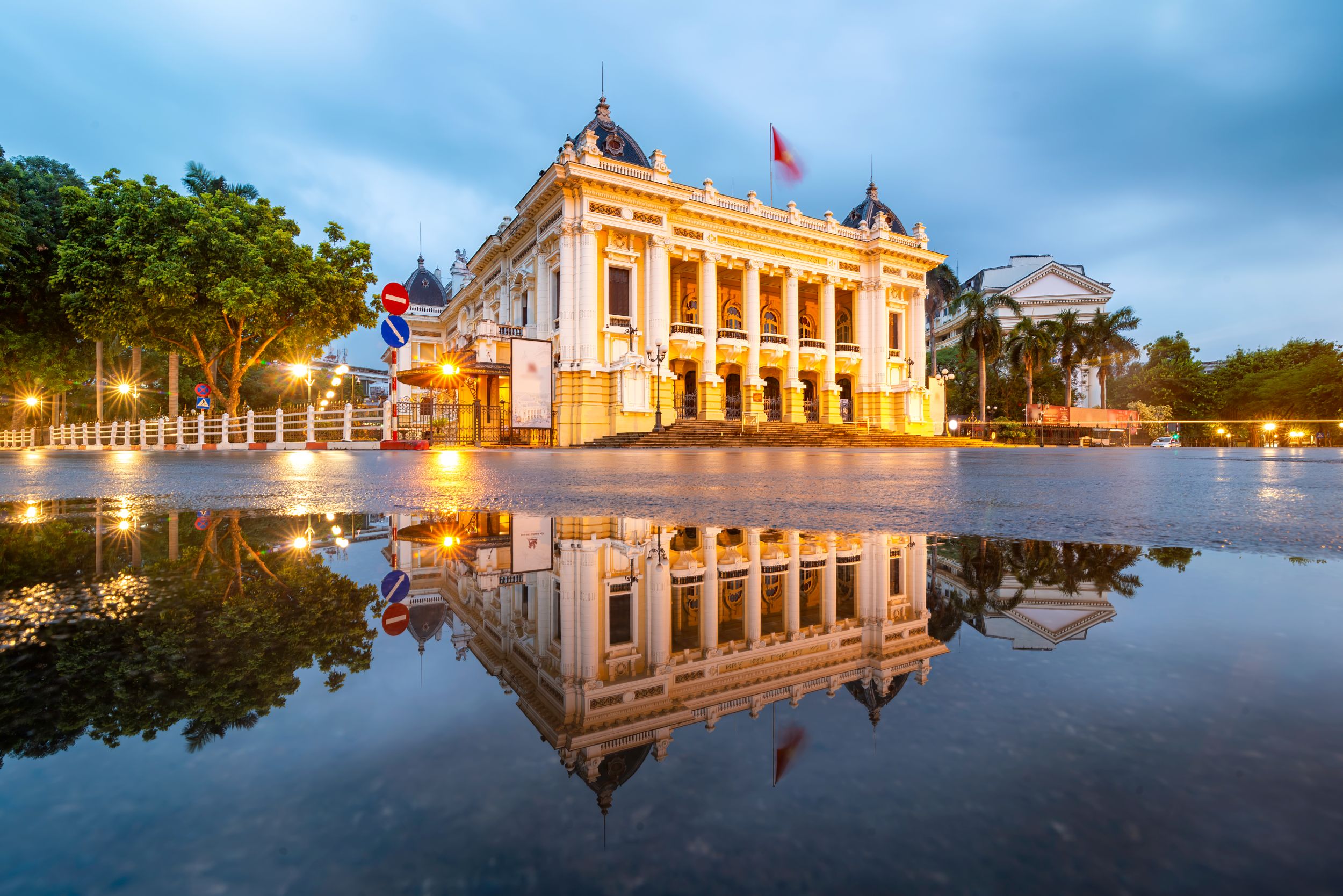 Hanoi Opera House I Vietnam Shutterstock 2021052122
