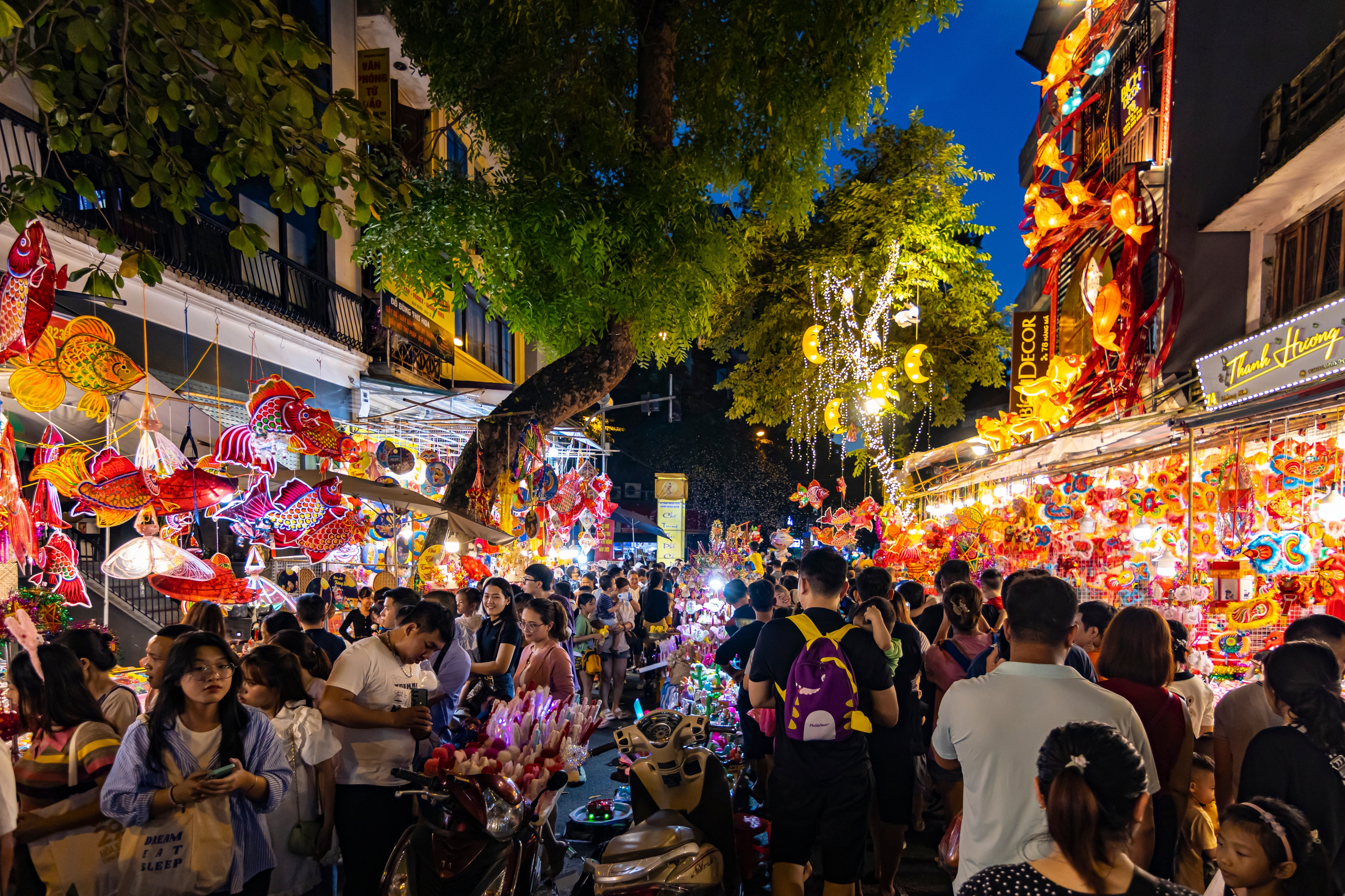 Night Market Old Quarter Hanoi Shutterstock 2391089643