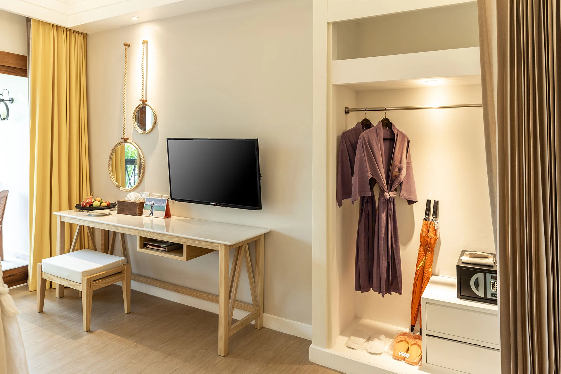 Bandarasamui Accommodation Tropicaldeluxeroom05