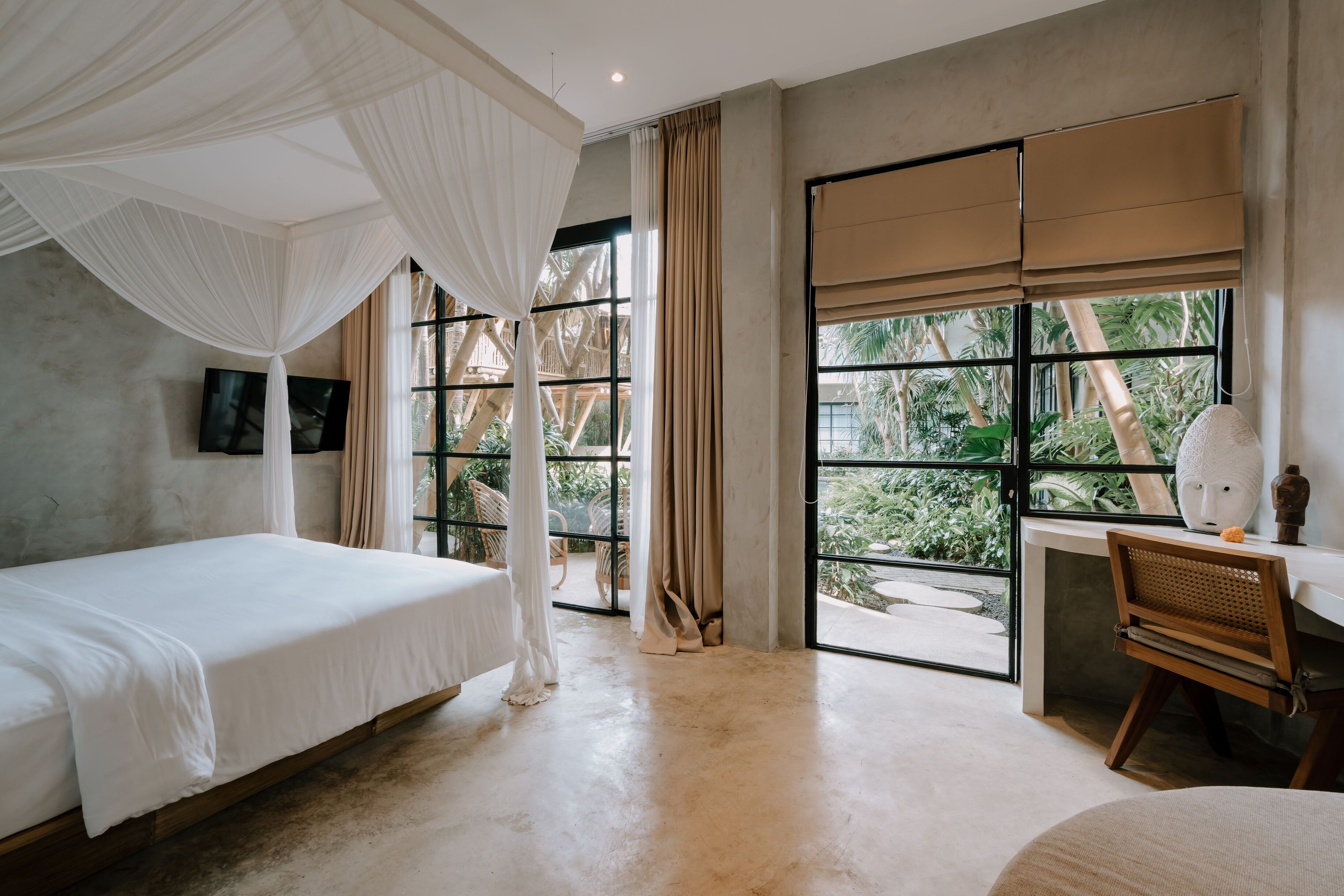 ZHC Aliena Photoshoot June 2022 (8)