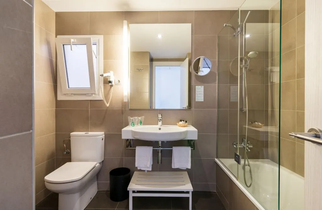 Seaview Room 9