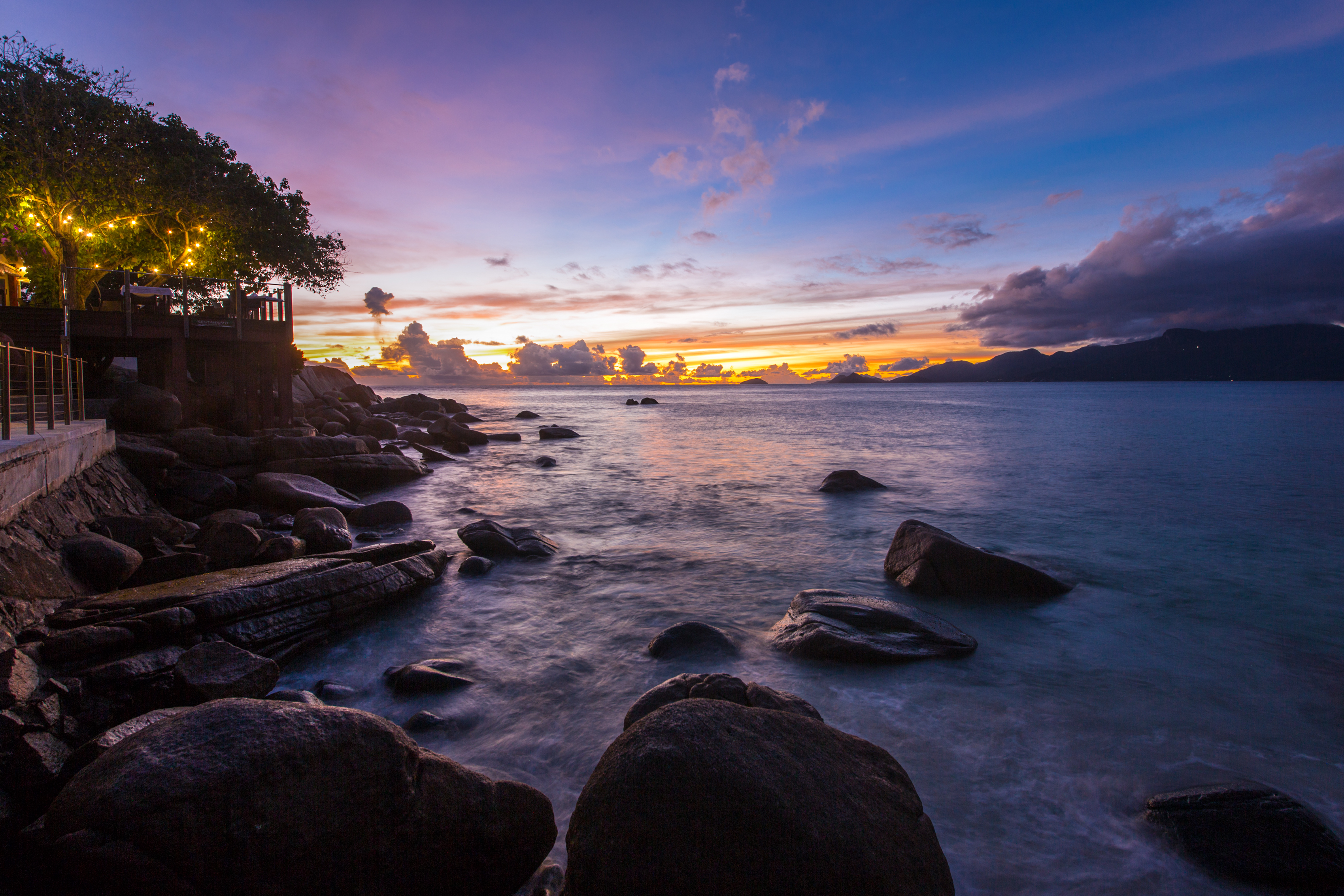 Masonstravel Ansesoleilbeachcomber Deck At Night