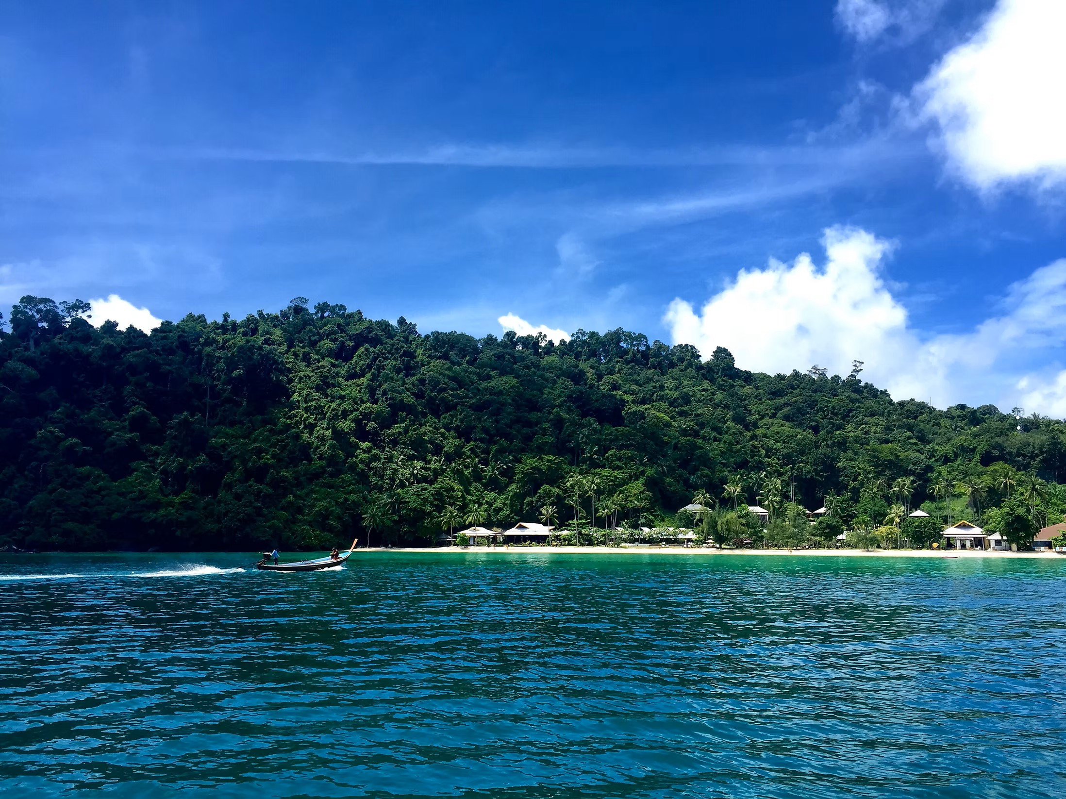 Thanya Beach Resort Set Fra Vandet