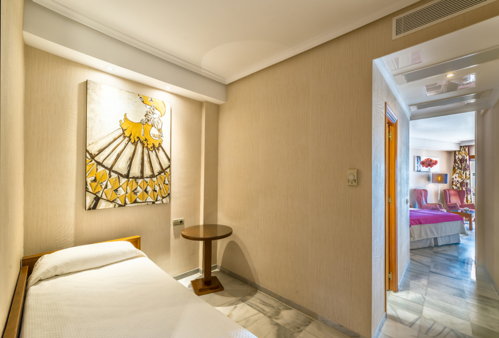 Deluxe Junior Suite (2)