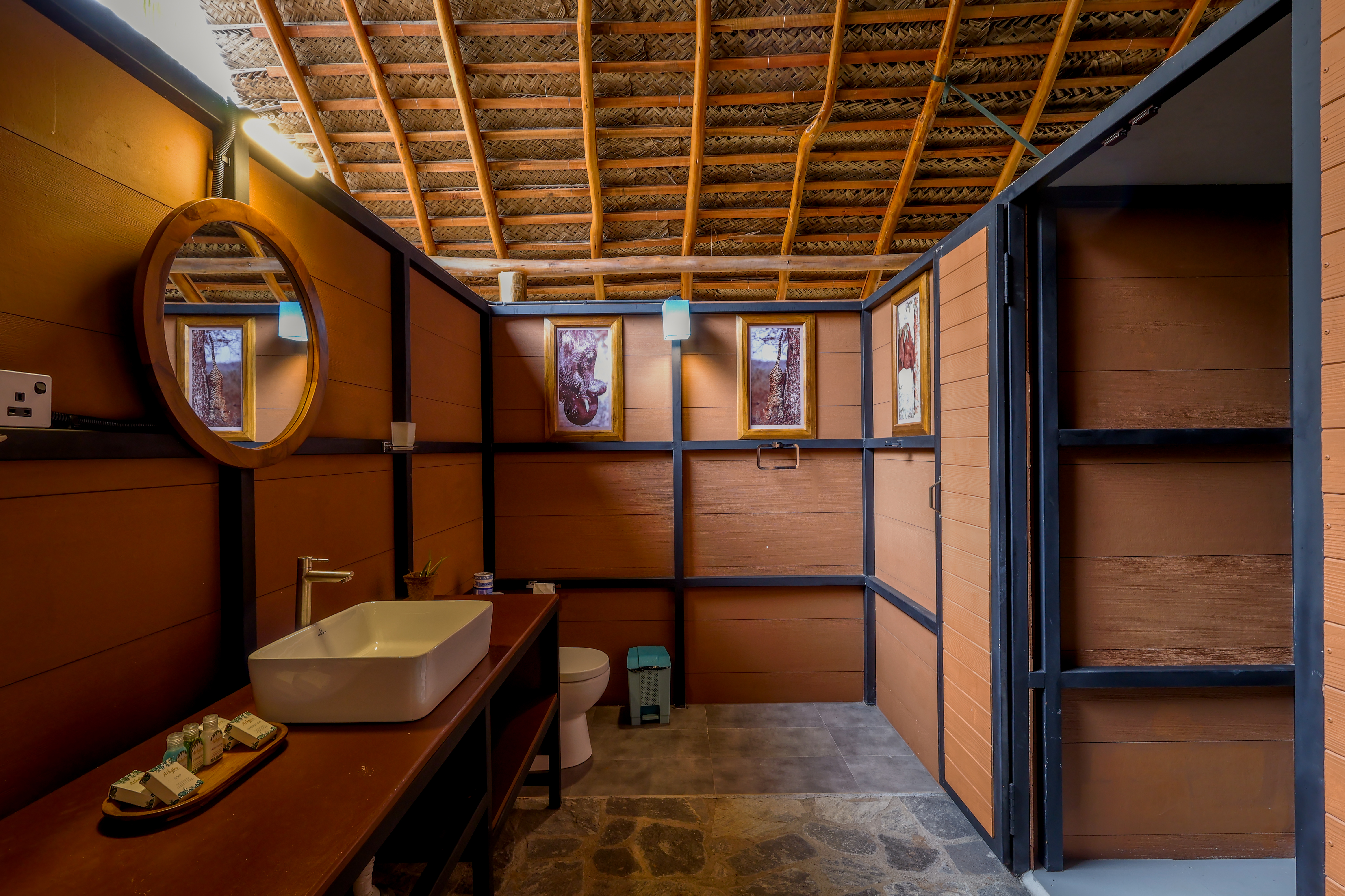 IMG 5457 FINAL Athgirarivercamp Thadshanyogesarchphotography