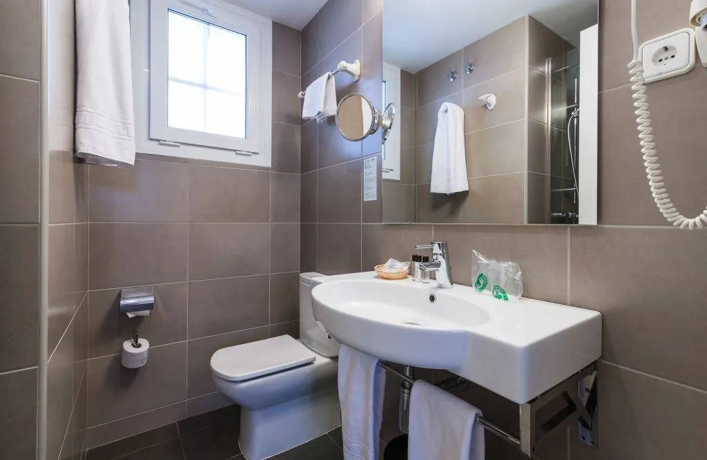 Standard Exterior Room 5