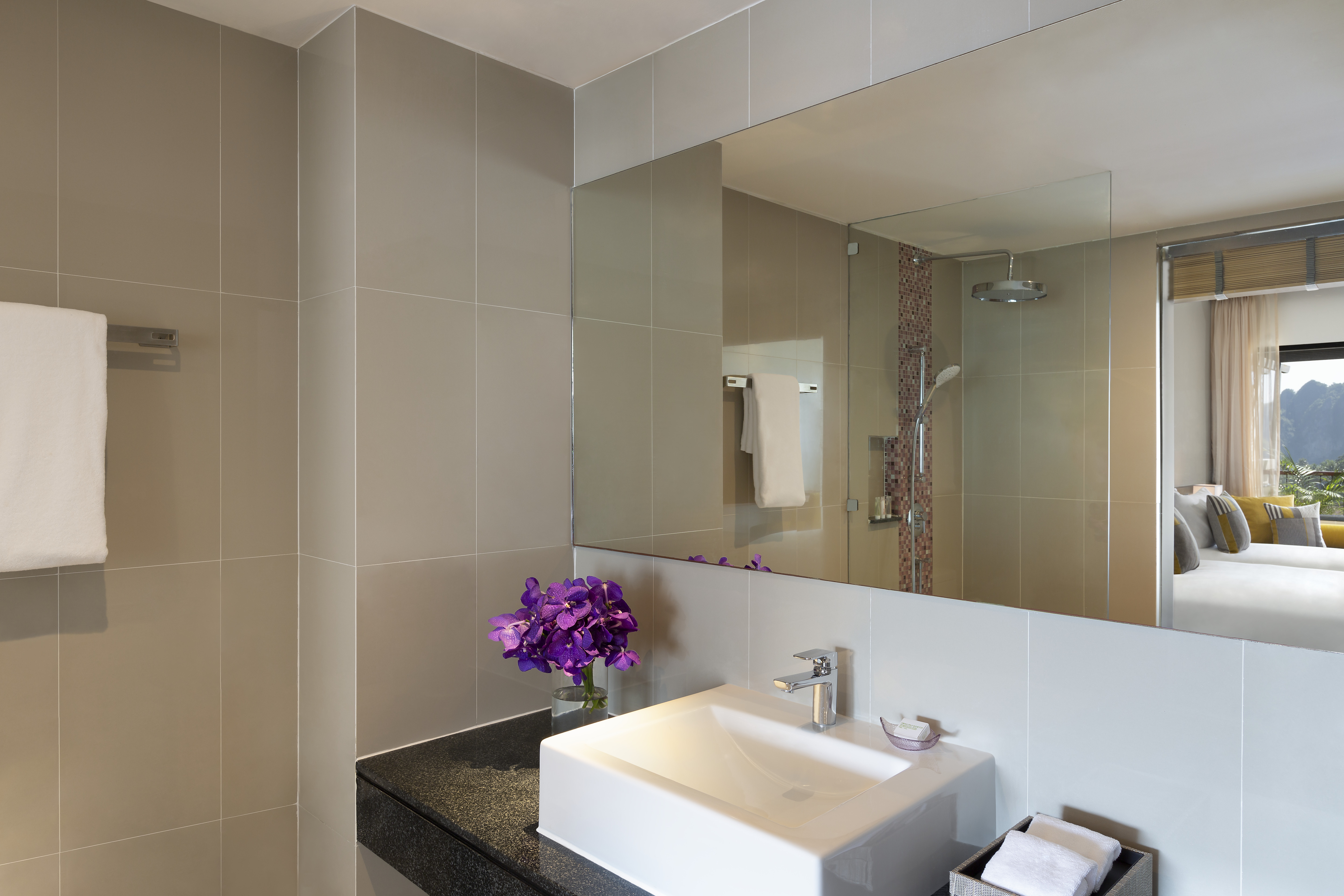 Avani Ao Nang Cliff Krabi Resort Guest Room Avani Seaview Bathroom Sink