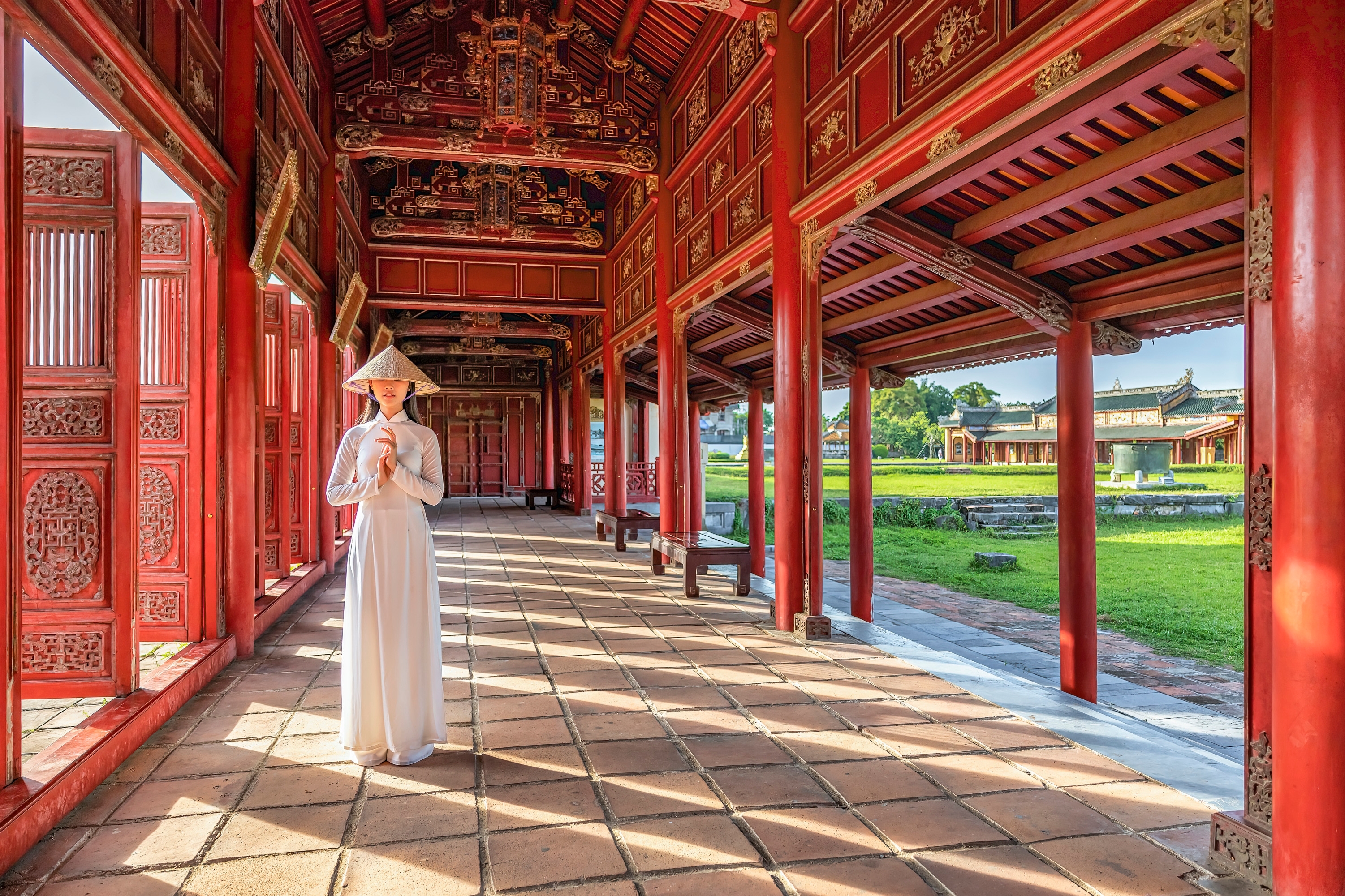 Shutterstock 2254324483