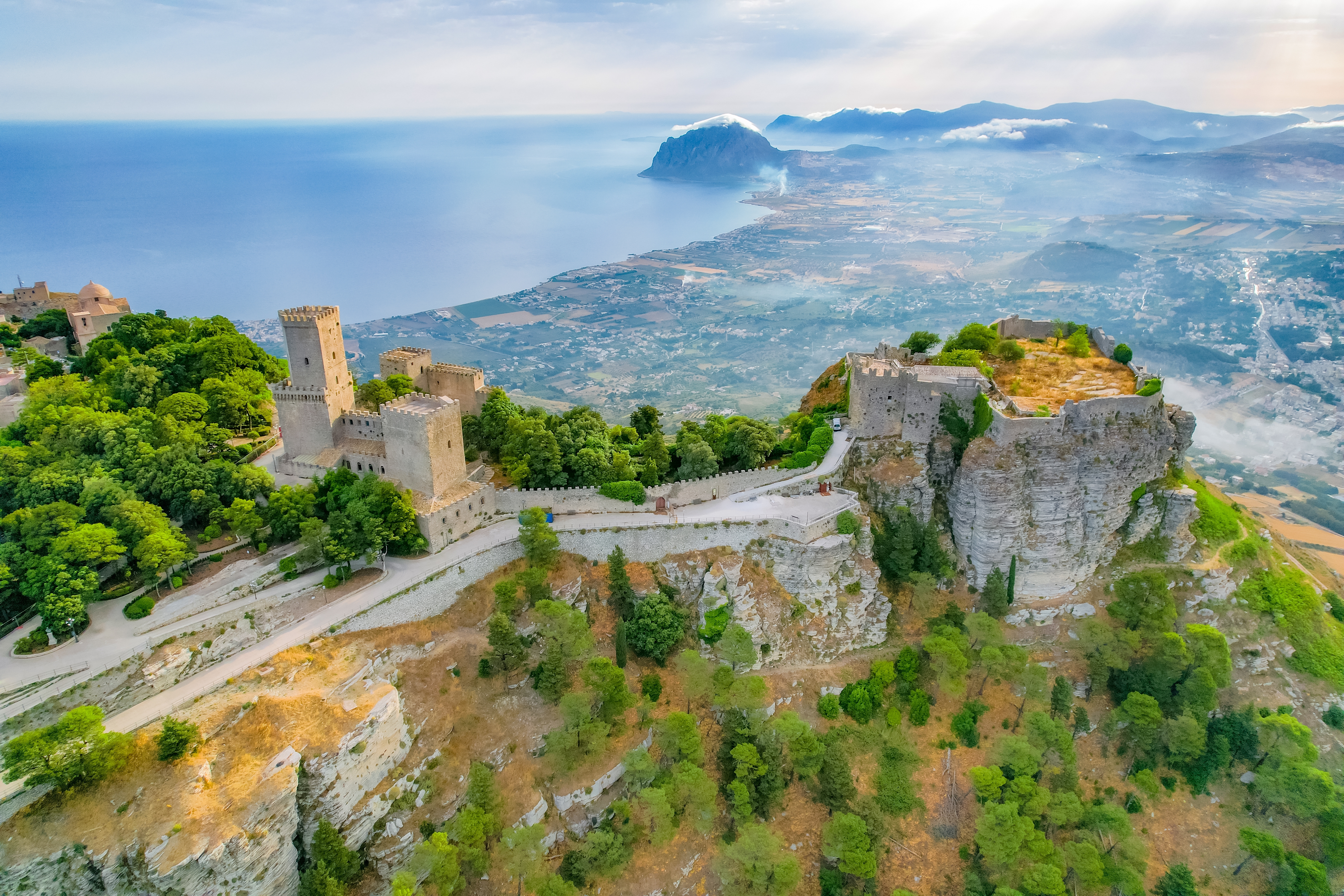Erice Sicilien Shutterstock 2502084779