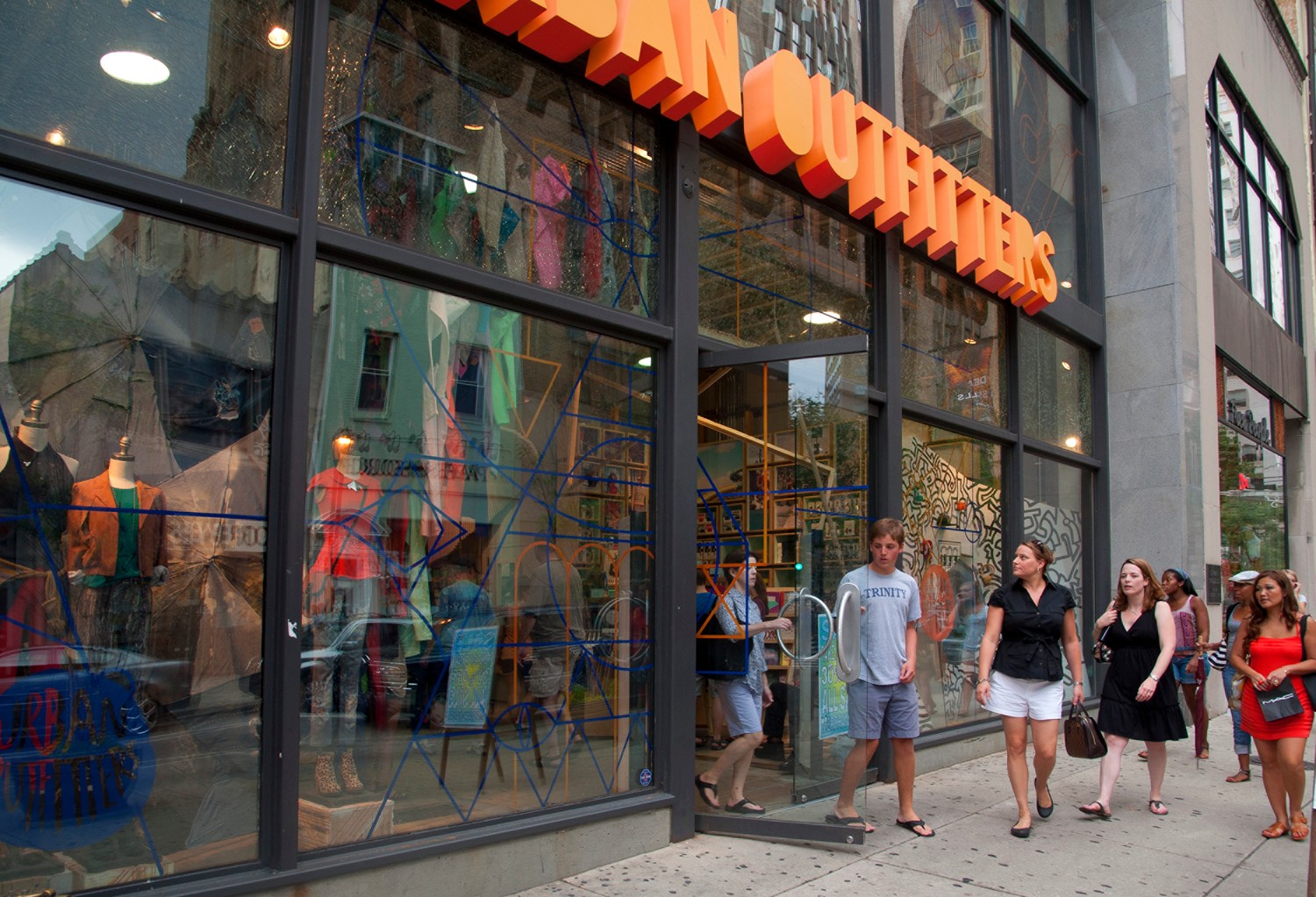 Rittenhouse Square Shopping Photo By R. Kennedy For Visit Philadelphia