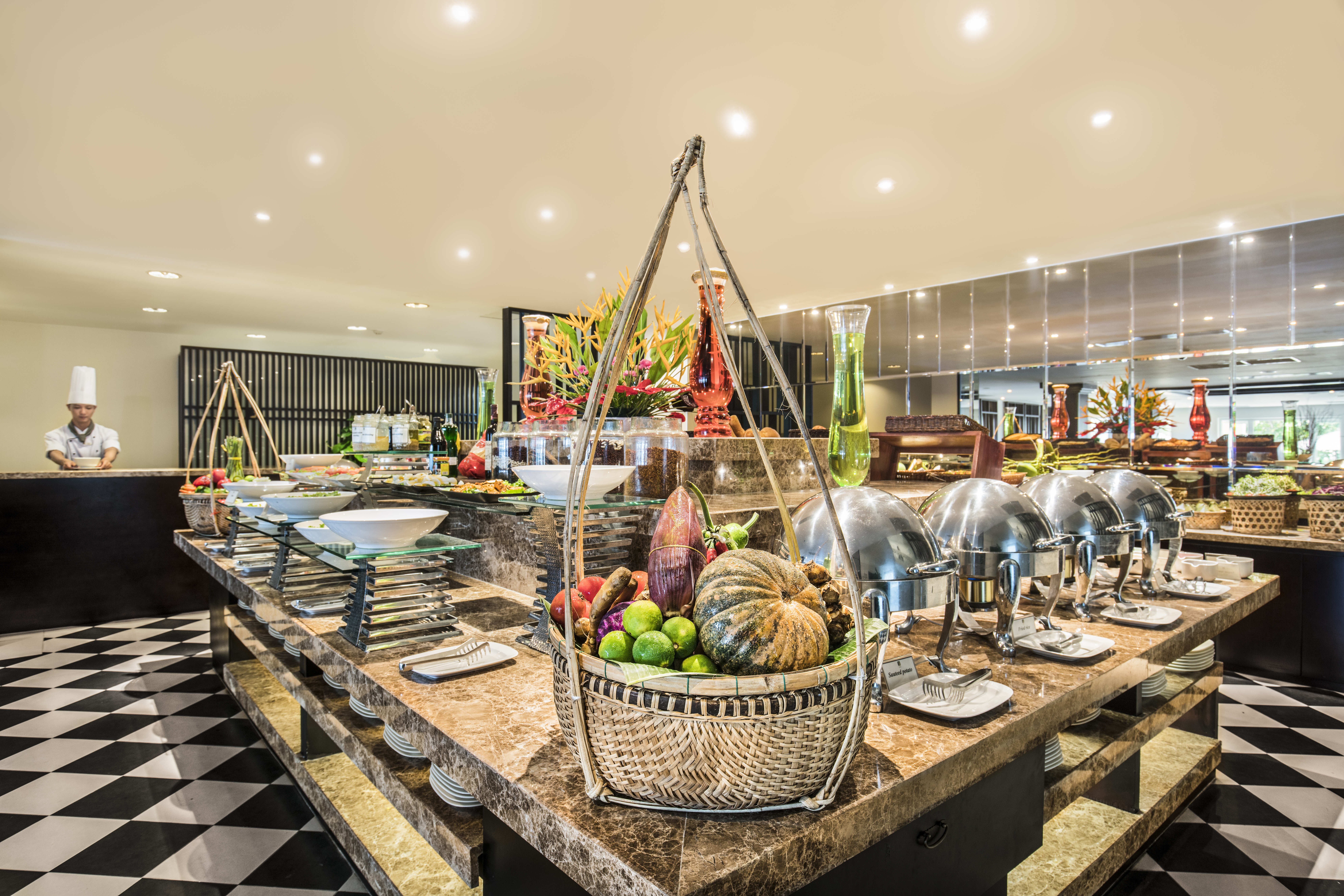 32. Le Cafe Restaurant