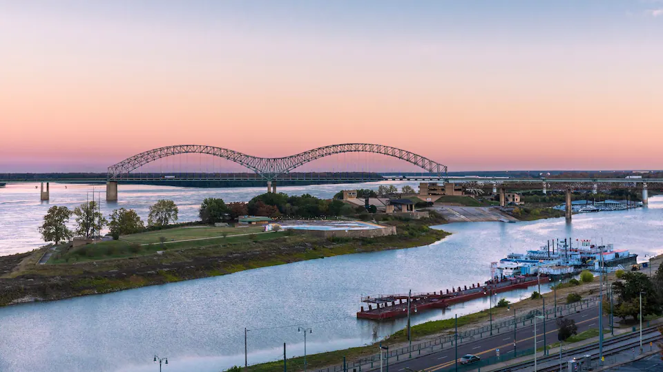 Hyatt Centric Memphis P011 River Bridge Sunset.16X9