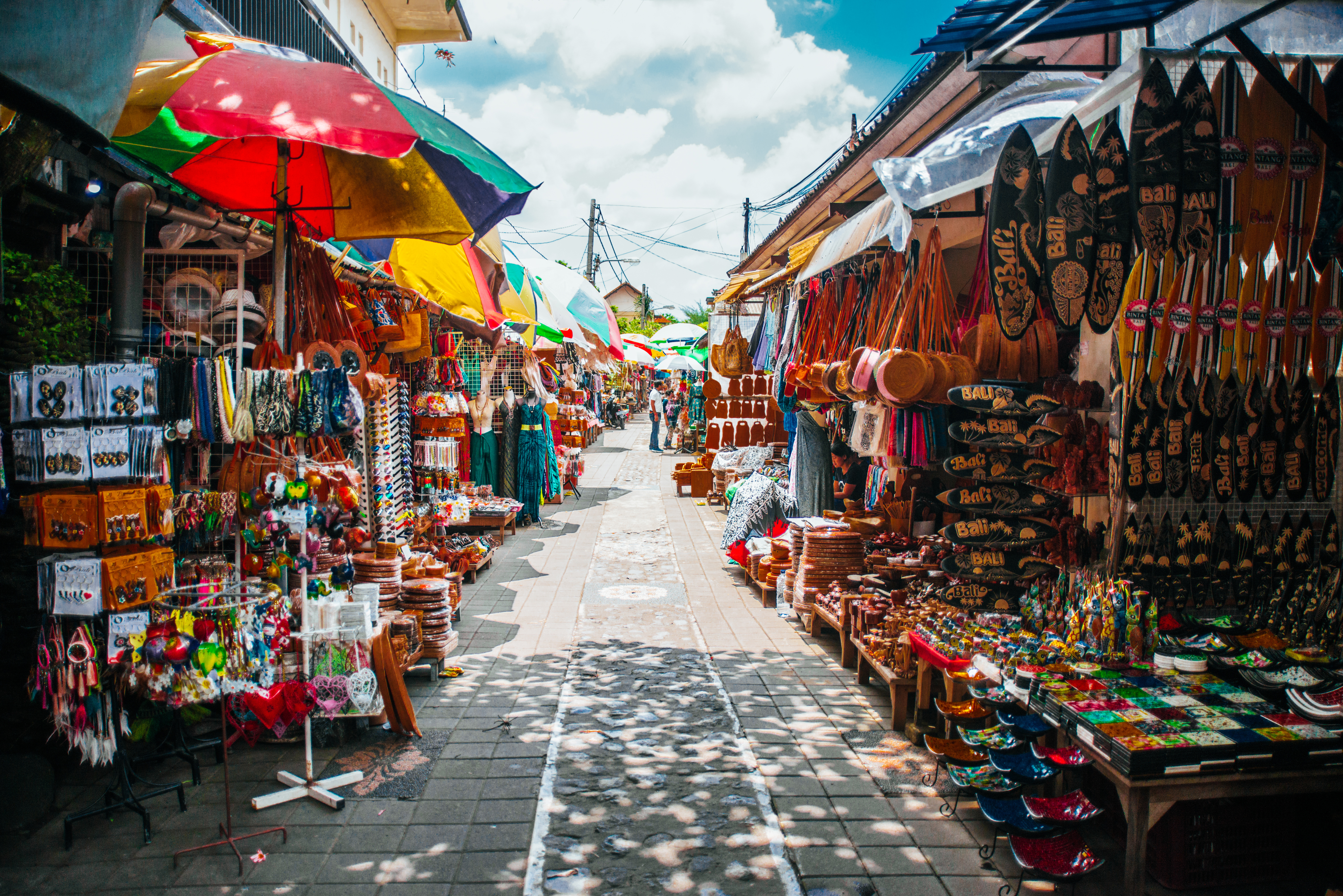 Shutterstock 777730270 (UBUD, INDONESIA DECEMBER 15, 2017 Market On The Main Street)