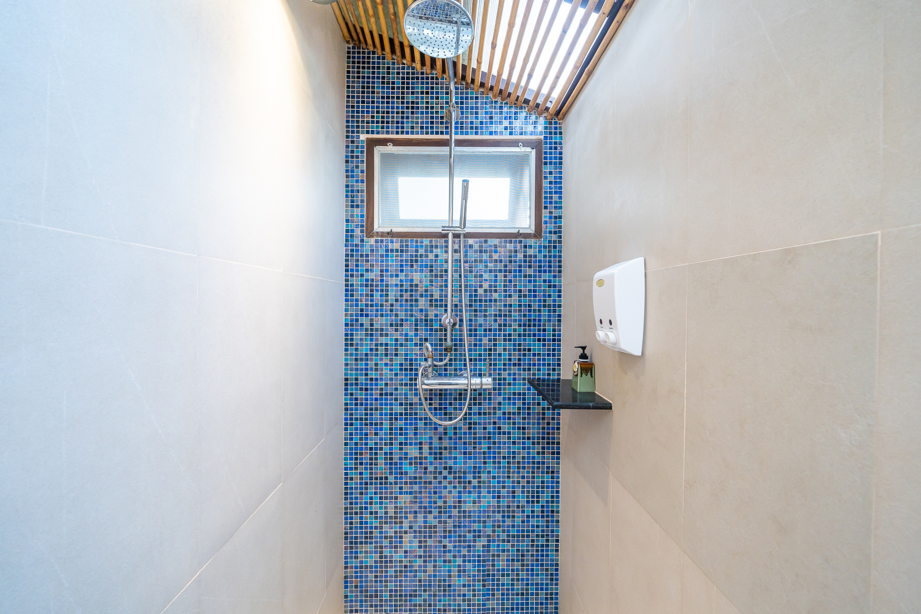 Beach Front Cottage Bathroom 1