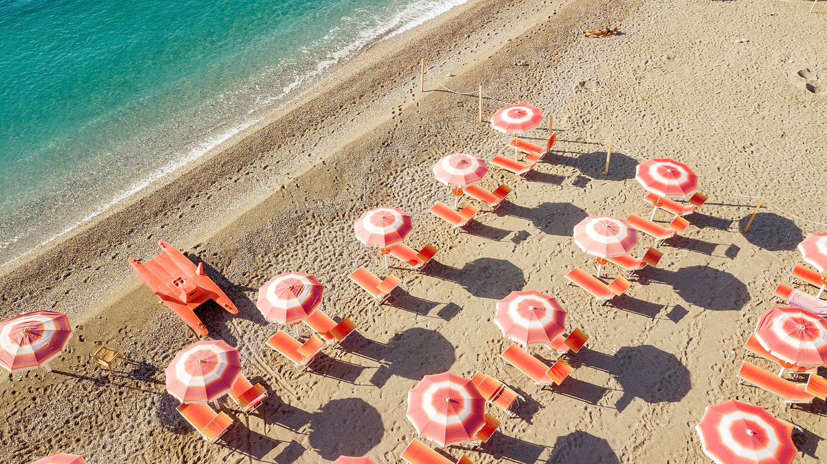 Hotellet har sin egen private beach club