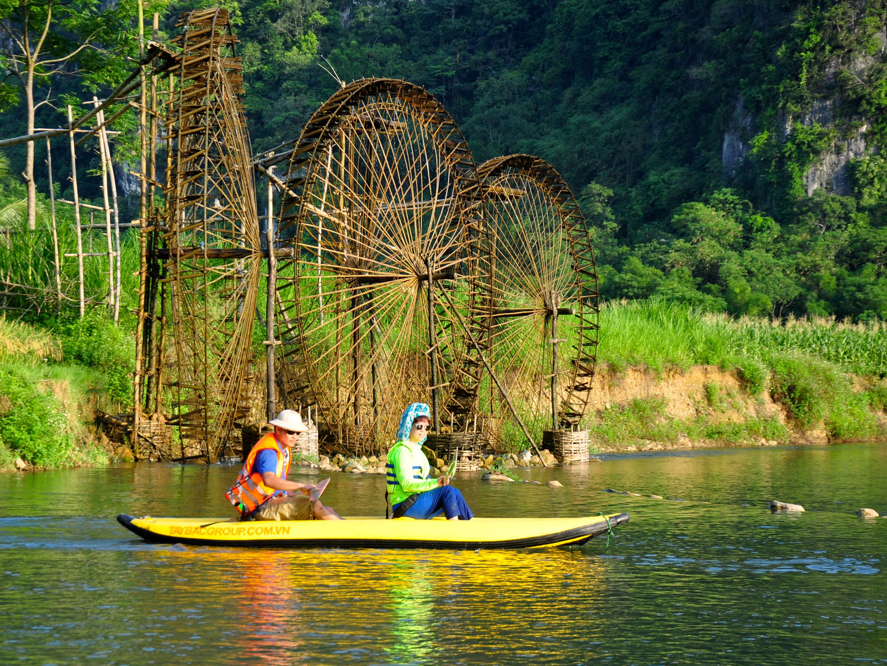 Bamboo Rafting 4