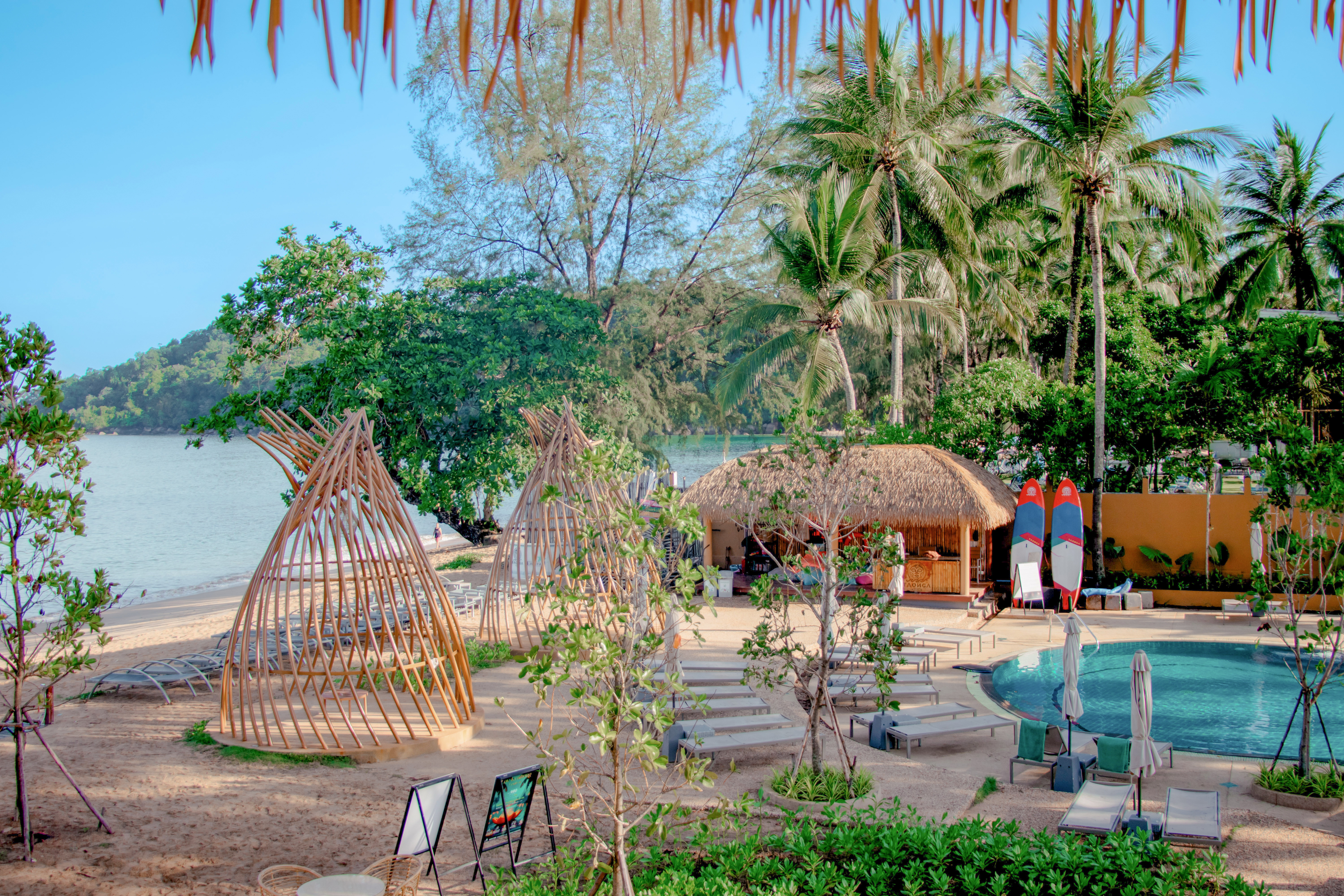 Beachfront Swimming Pool At Taonga Bar