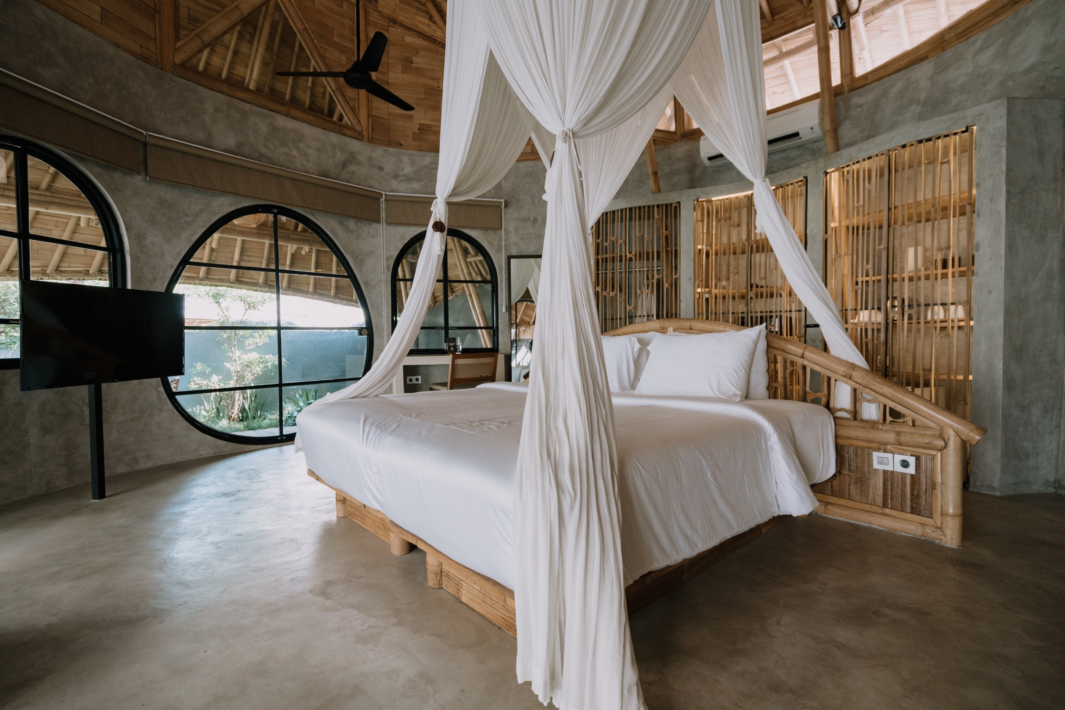 ZHC Aliena Photoshoot June 2022 (35)