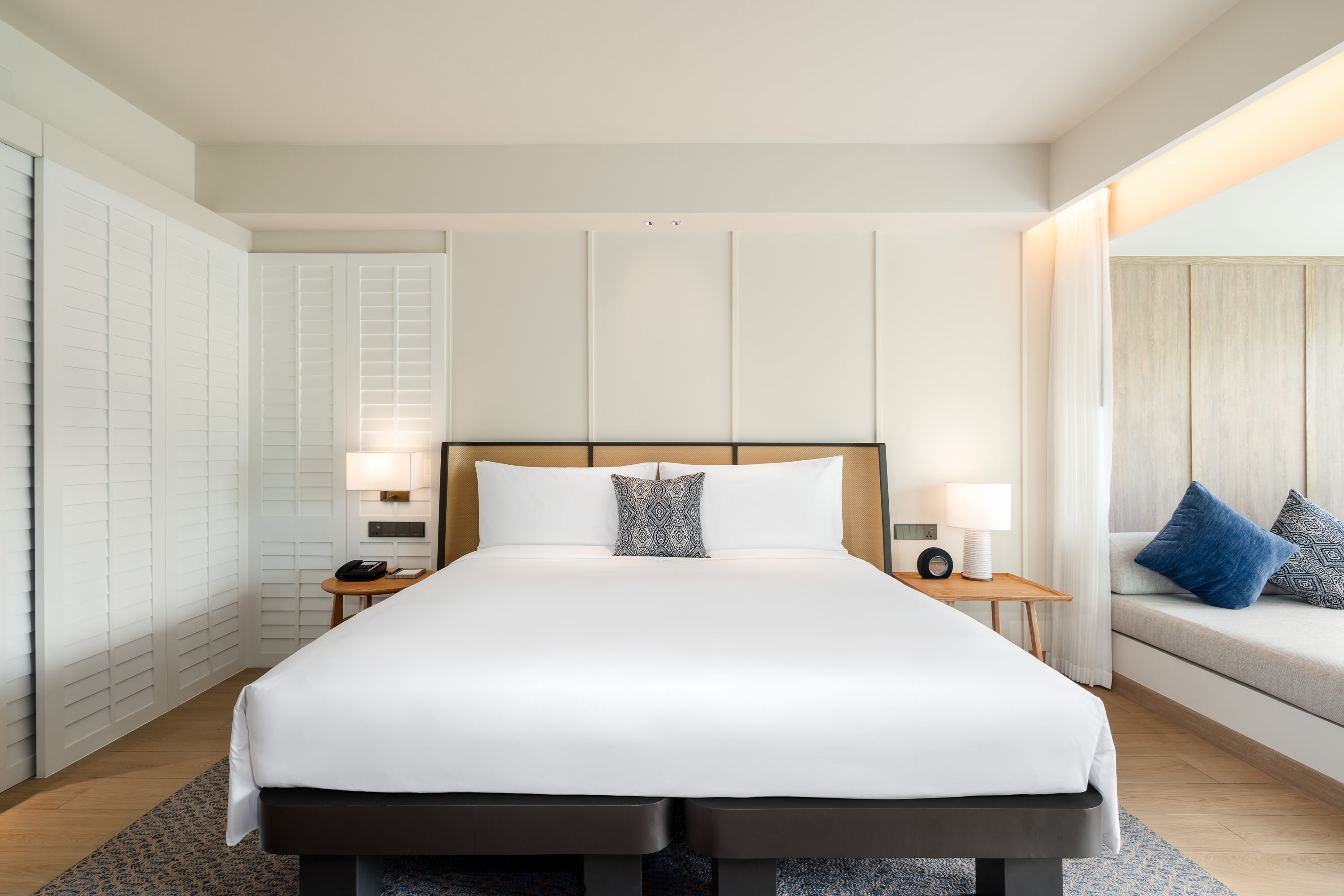 4 Saii Laguna Phuket Lagoon View King Bed Bed