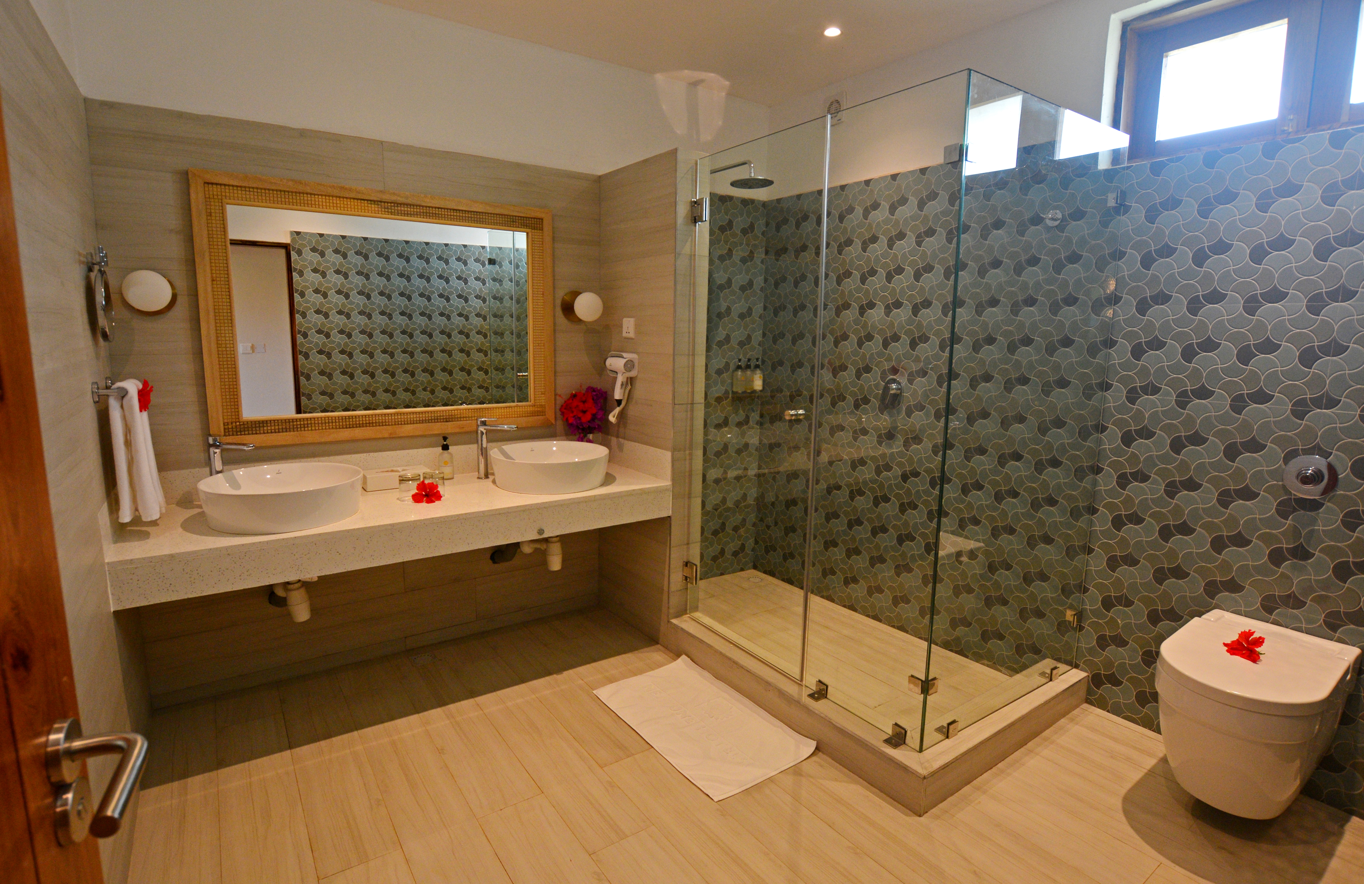 Deluxe WC Neptune Pwani