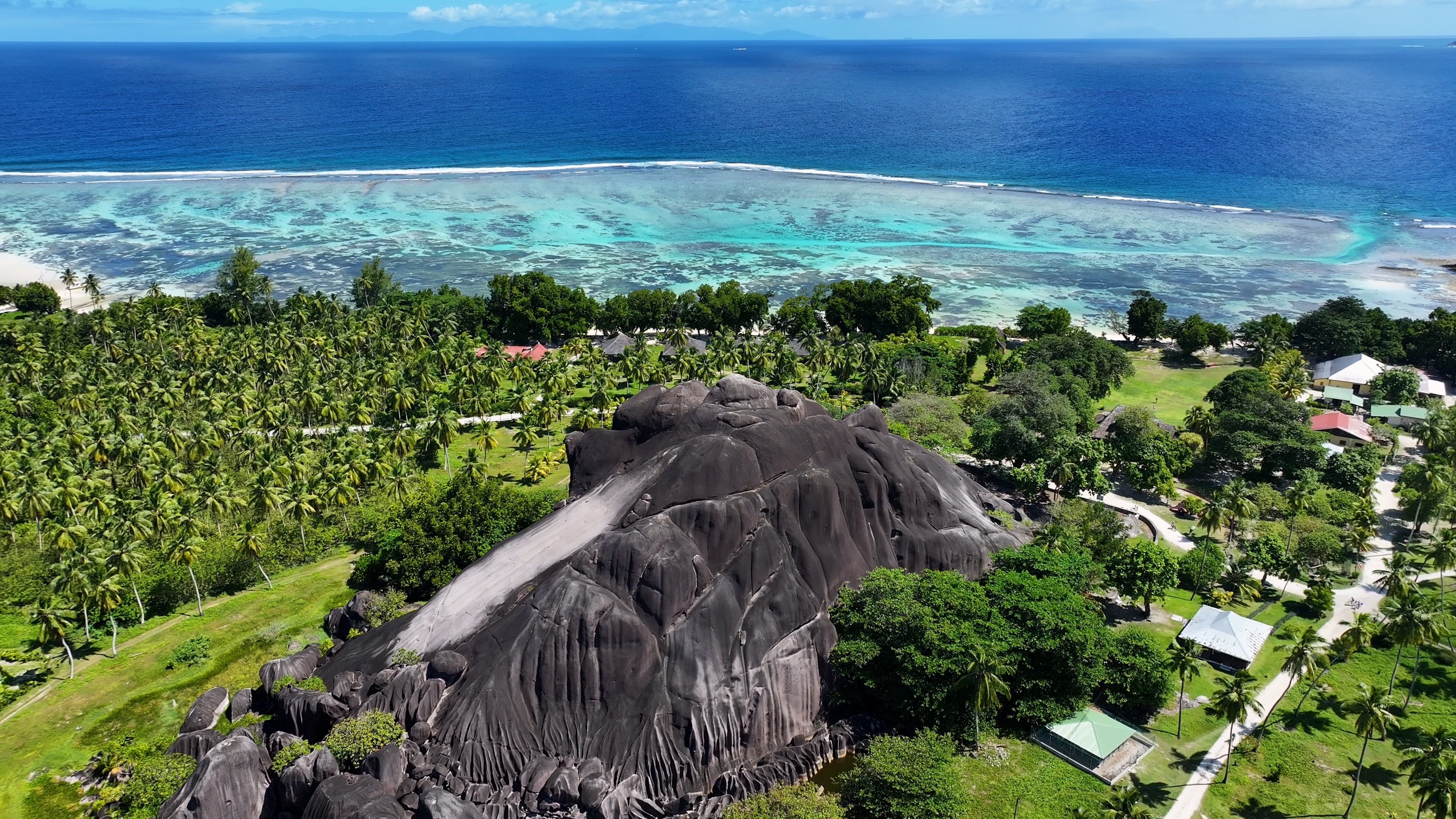 Shutterstock 2484735201 Giant Union Rock At La Digue Island In Victoria Seychelles (1)