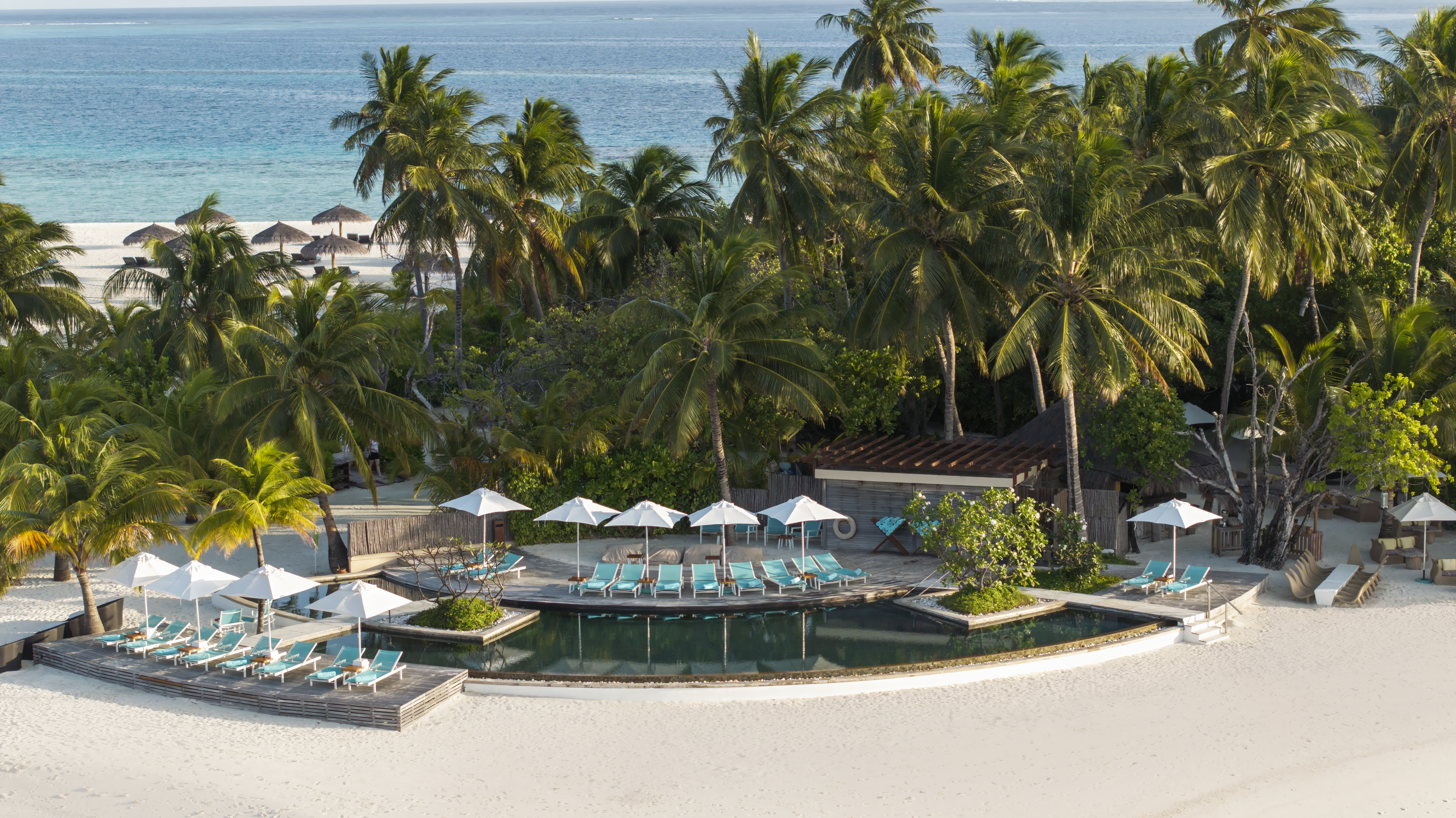 Constance Moofushi Pool 06
