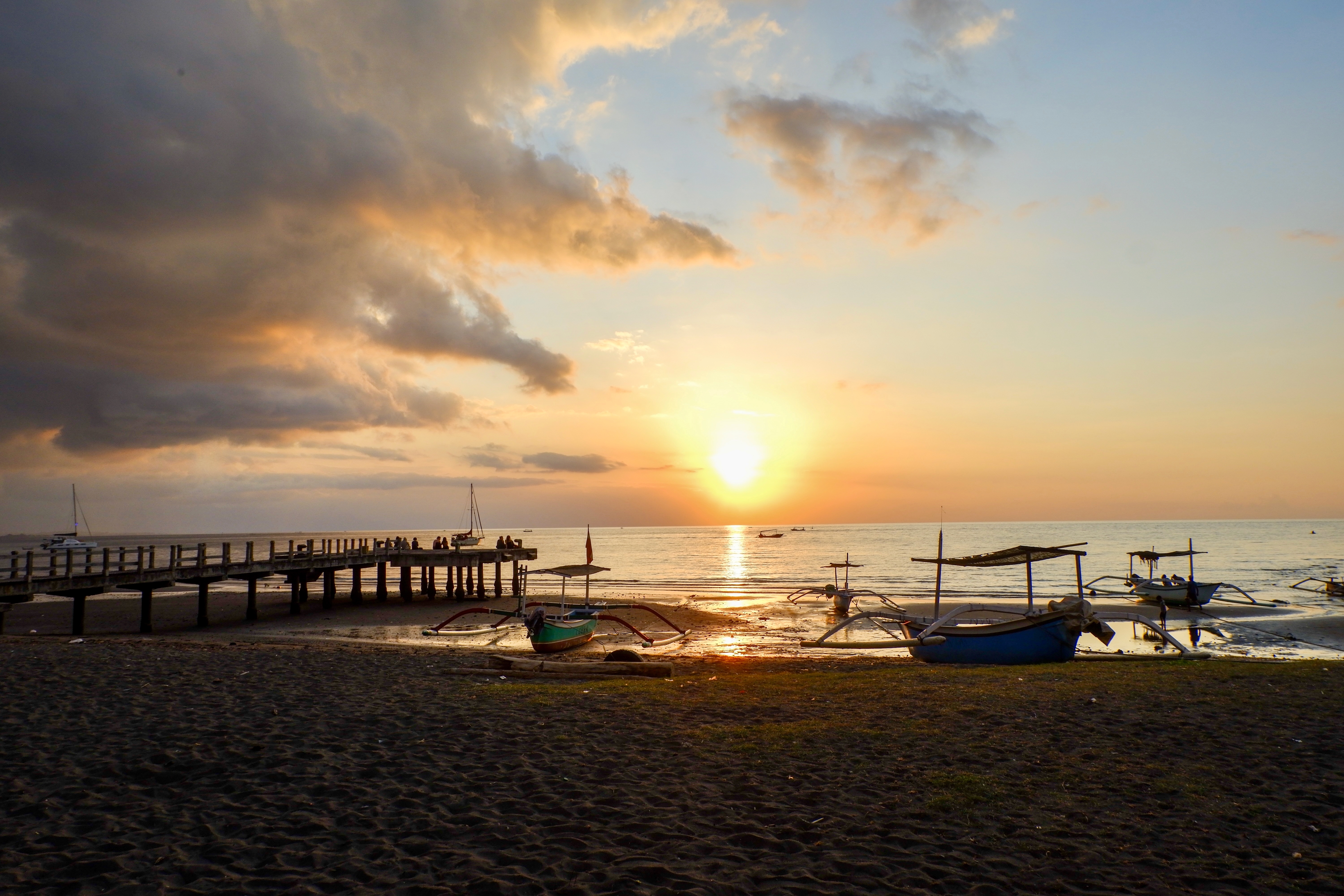Shutterstock 2622245047 (Riding In Te Coast Of Lovina, Bali 2024)